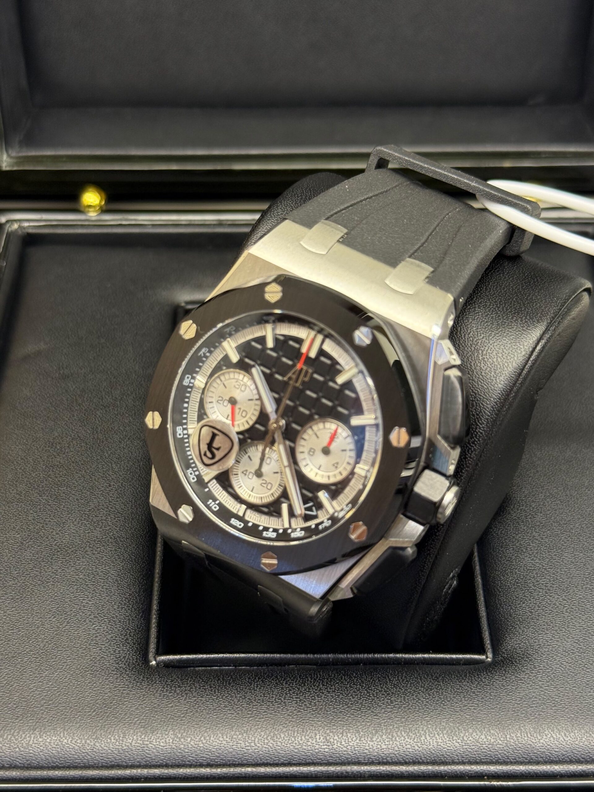 Audemars Piguet Royal Oak Offshore - Image 5