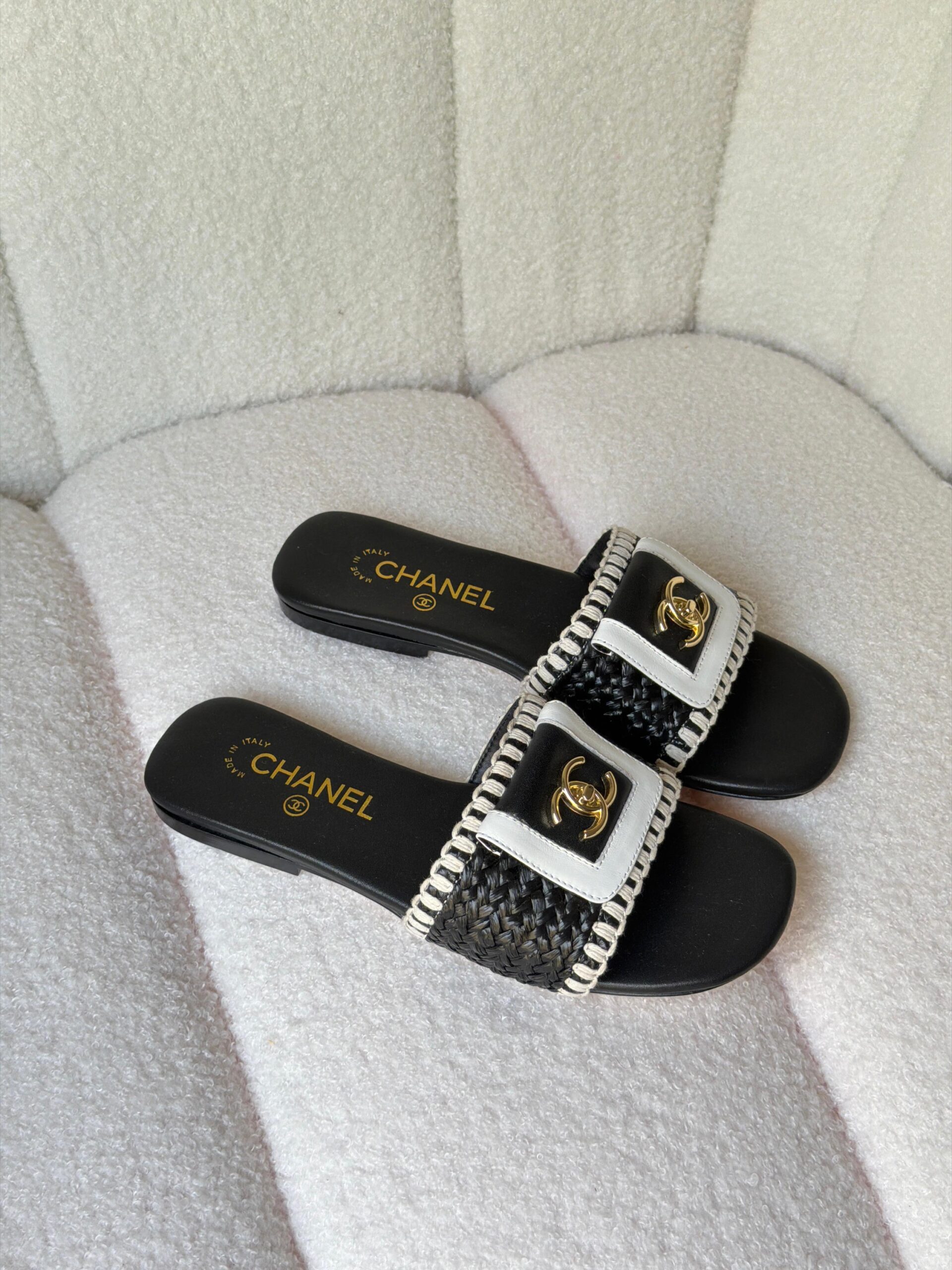 Chanel CC Turnlock Flat Slide Mules - Image 6