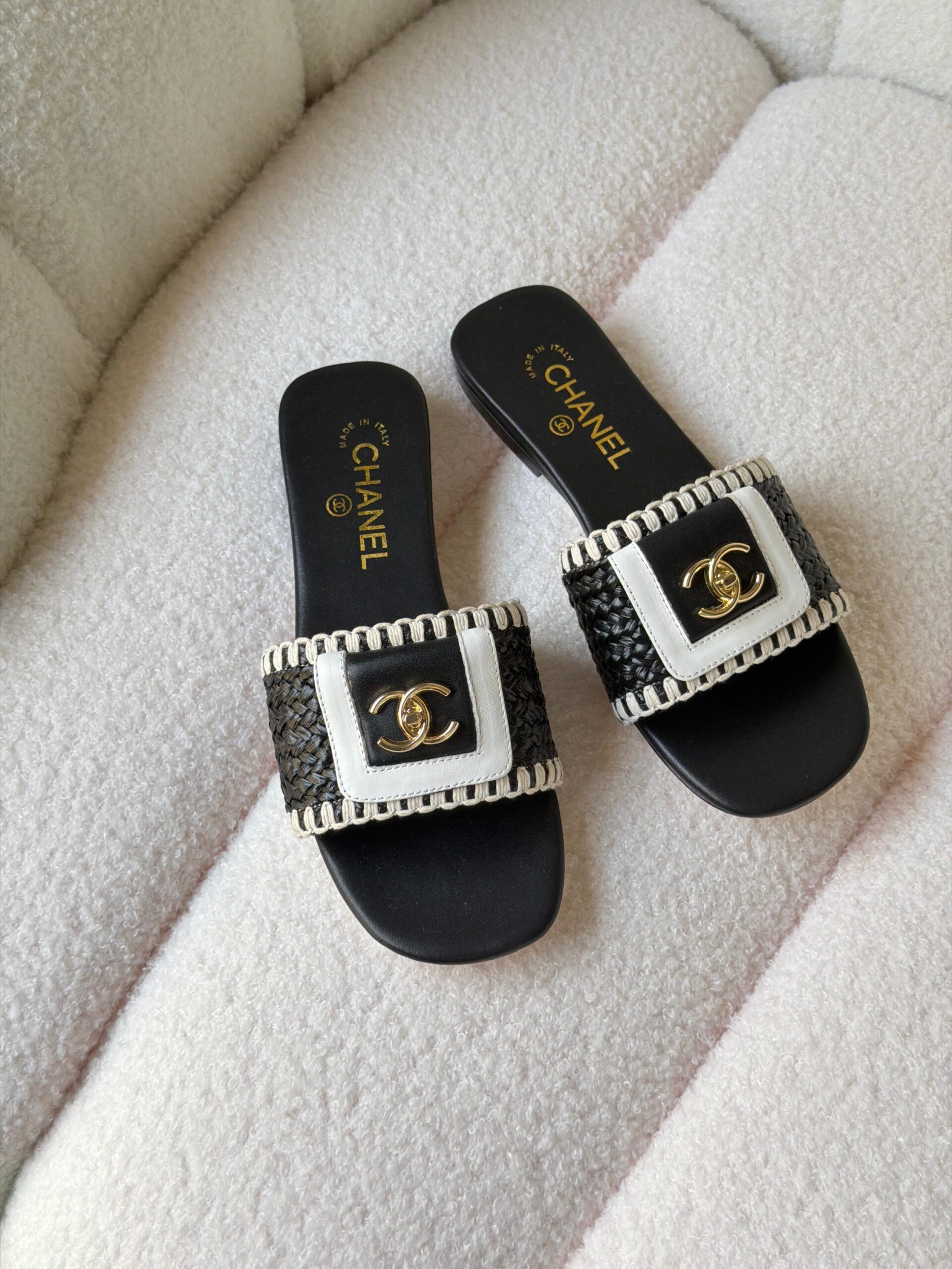 Chanel CC Turnlock Flat Slide Mules - Image 5