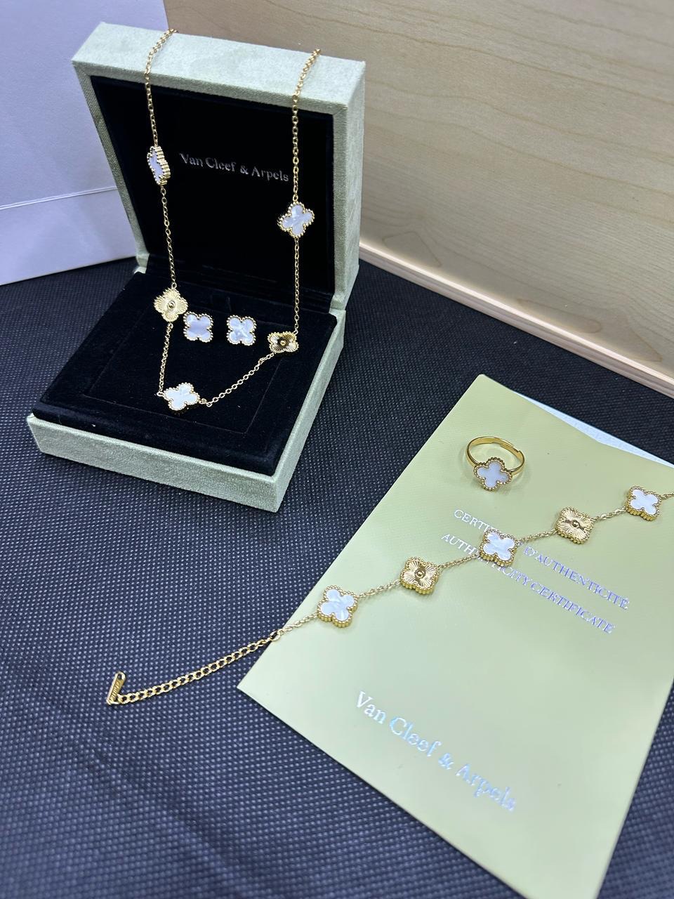 Van Cleef & Arpels Alhambra Collection - Image 7