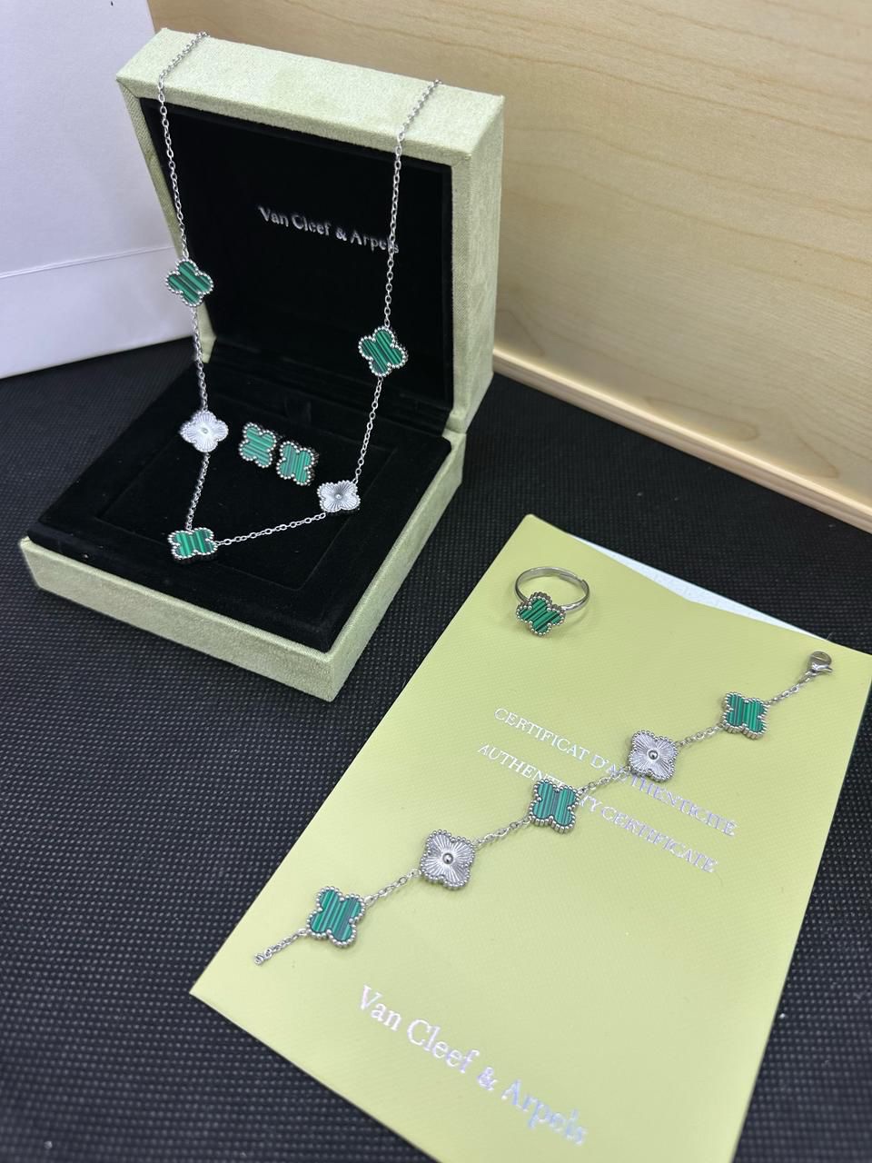 Van Cleef & Arpels Alhambra Collection - Image 5