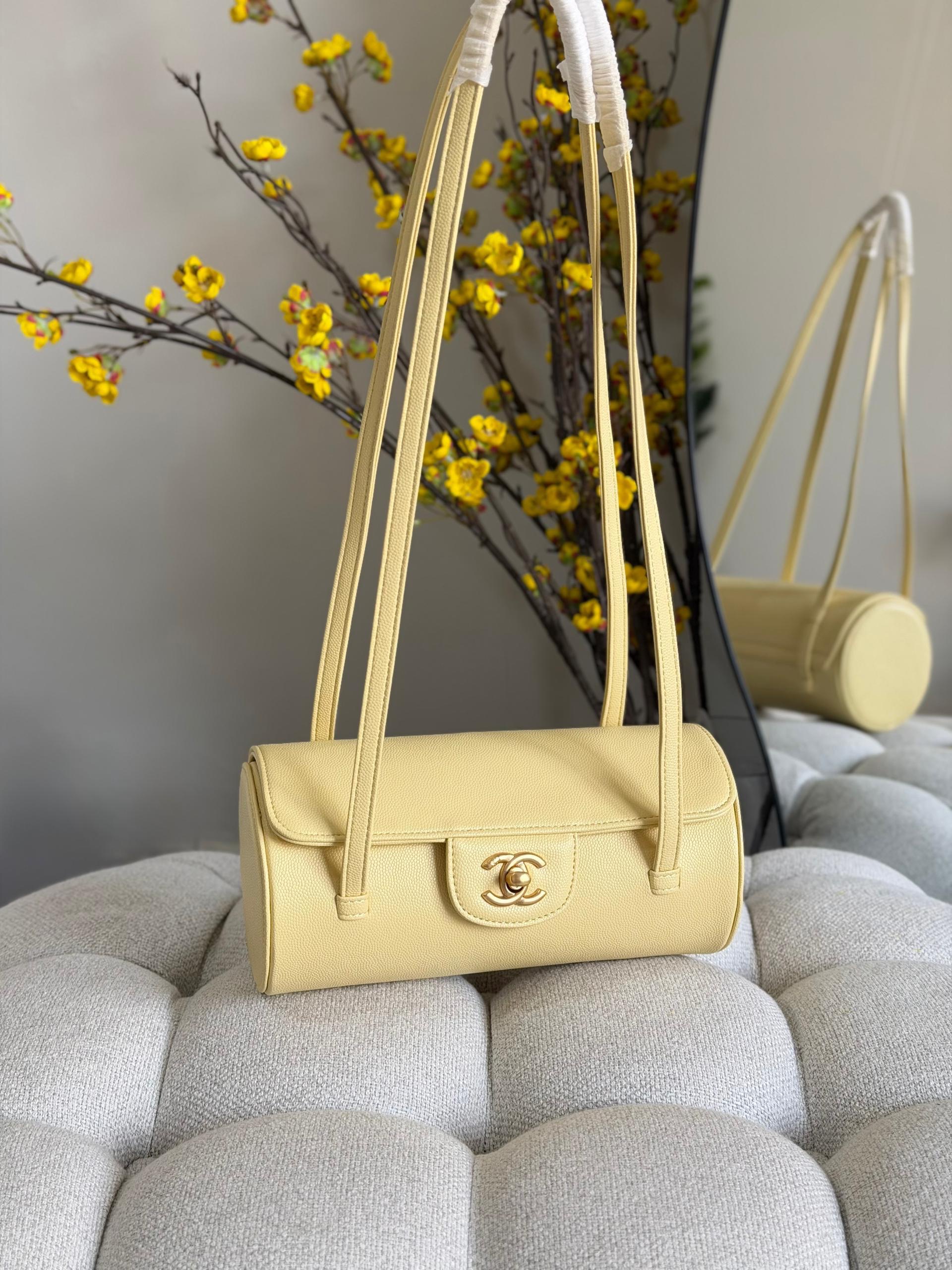 Chanel Pre-Loved Mini Clutch Bag - Image 2