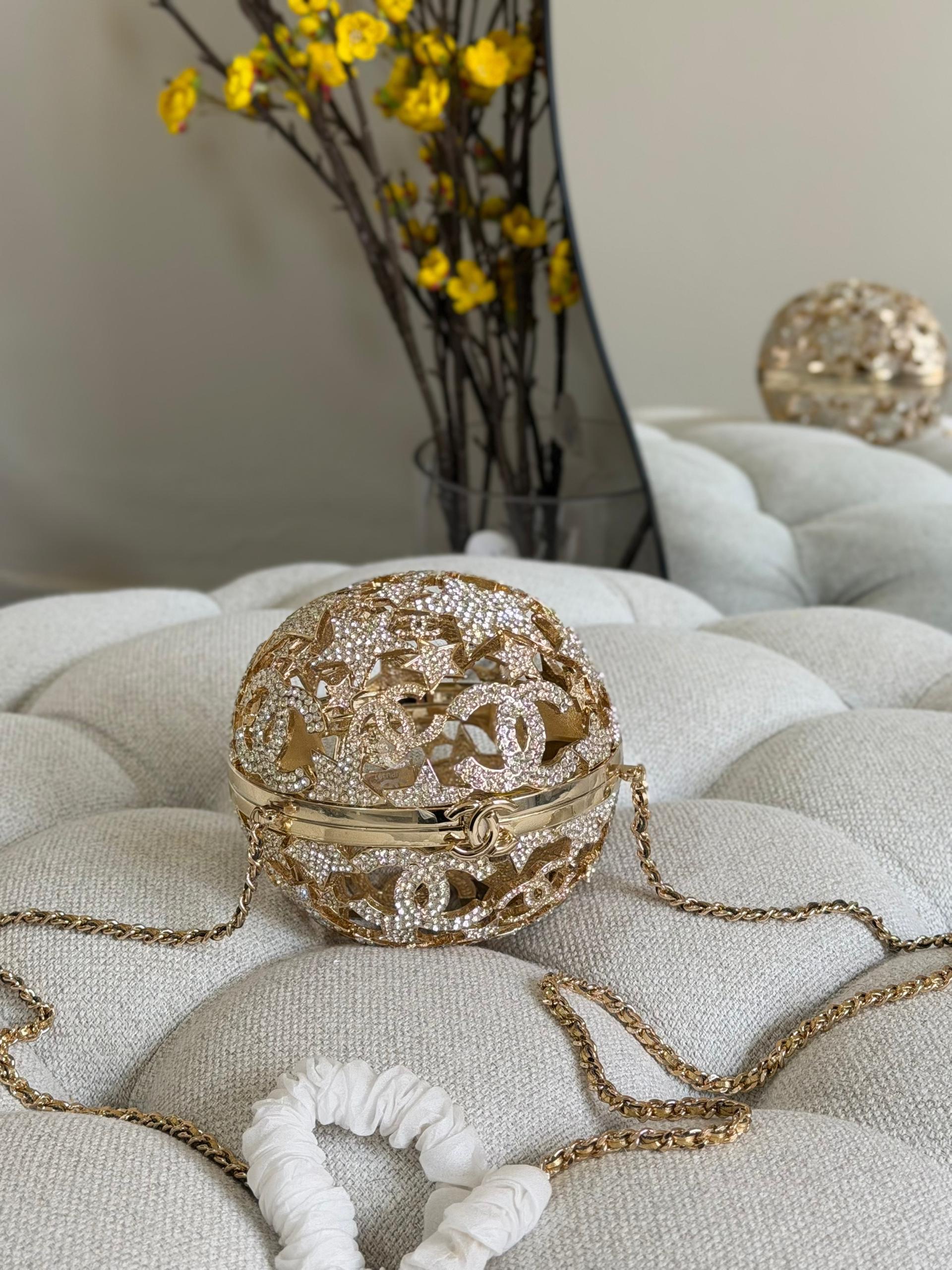 Chanel Crystal Star Ball Minaudière - Image 2