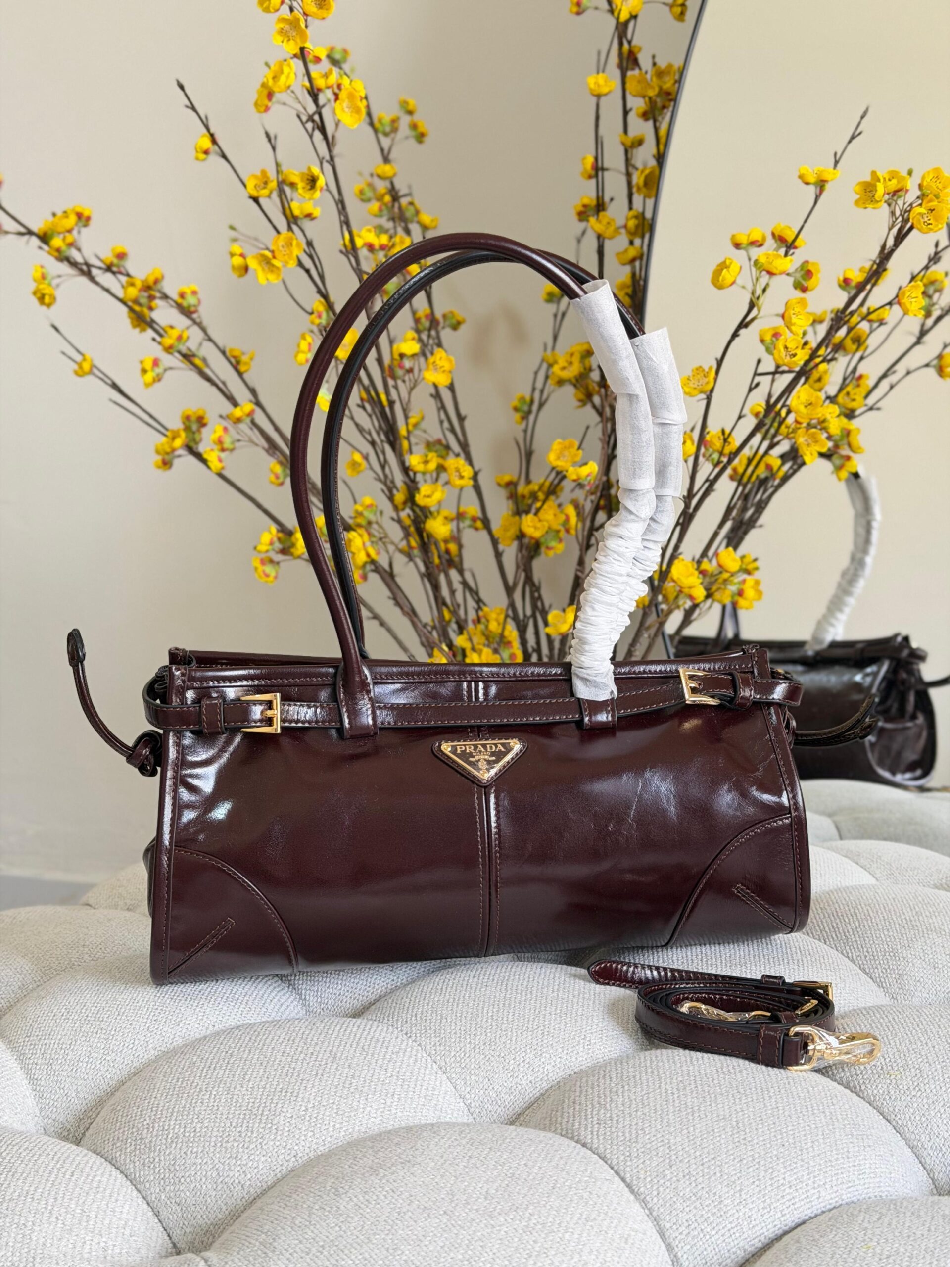 Prada Bonnie Leather Handbag - Image 14