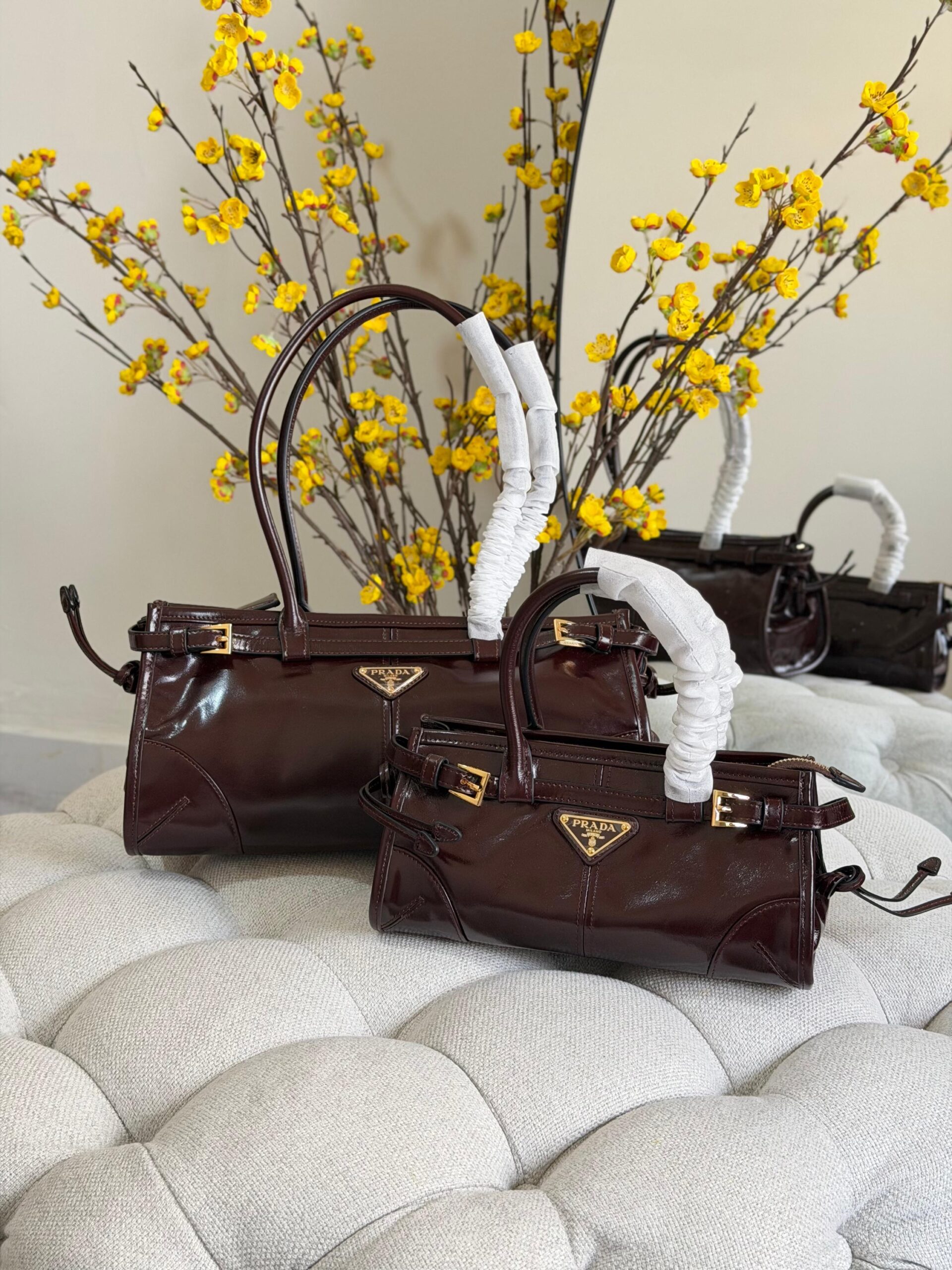 Prada Bonnie Leather Handbag - Image 15