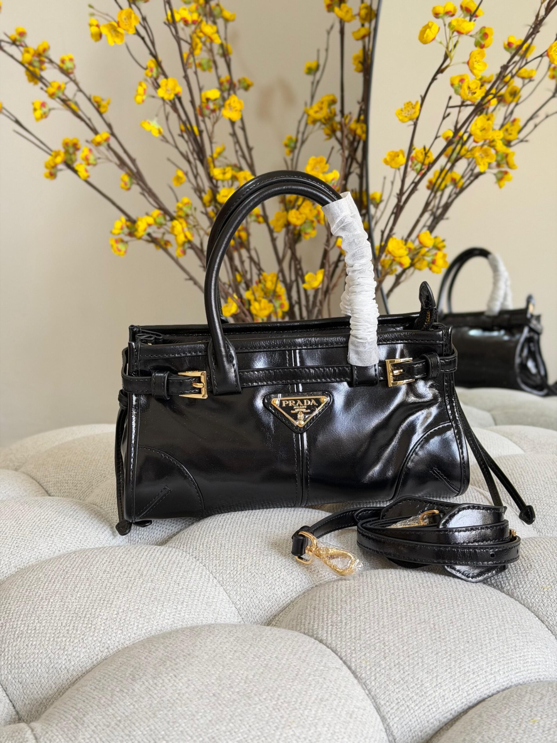 Prada Bonnie Leather Handbag - Image 5