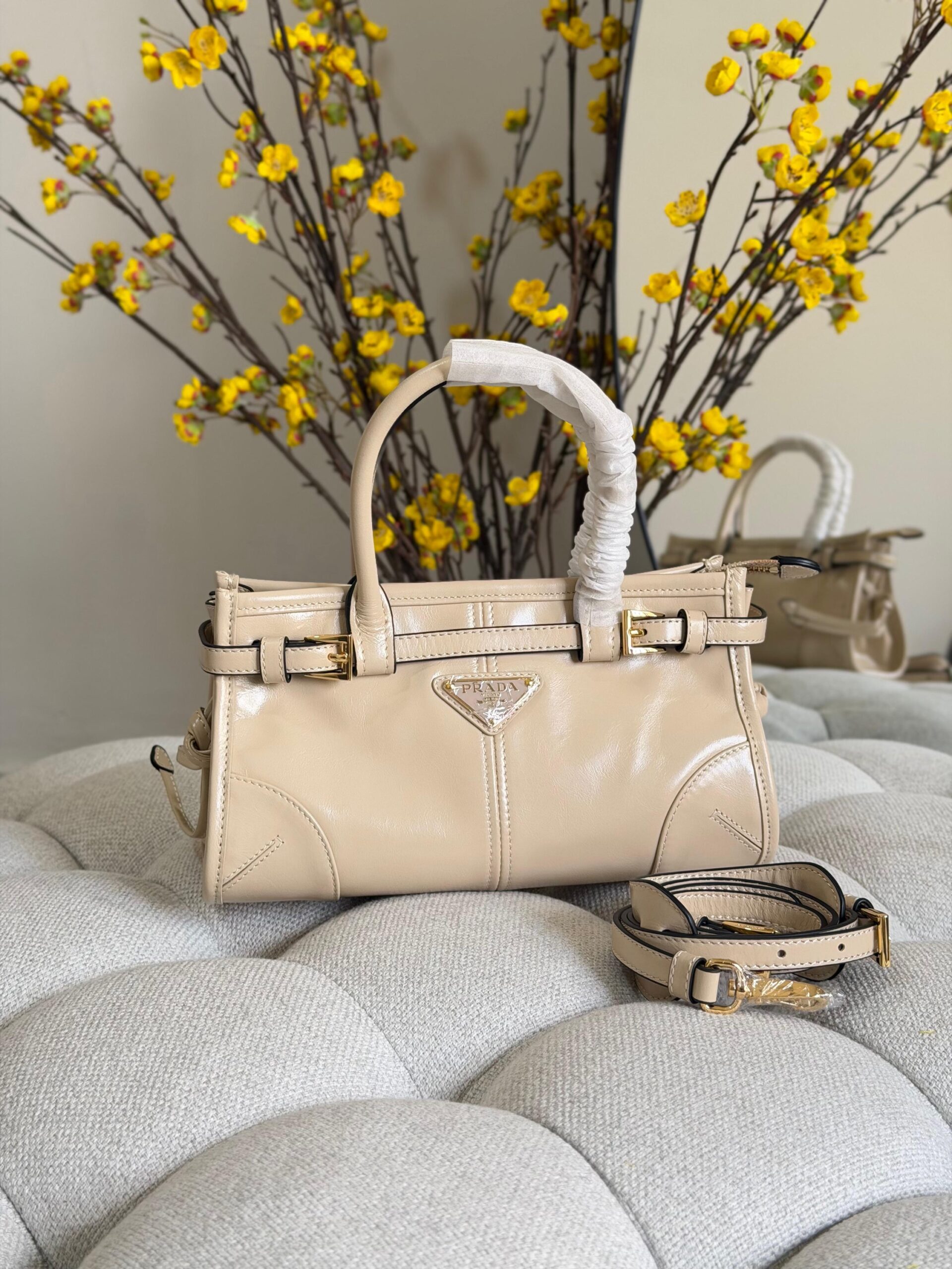 Prada Bonnie Leather Handbag - Image 10