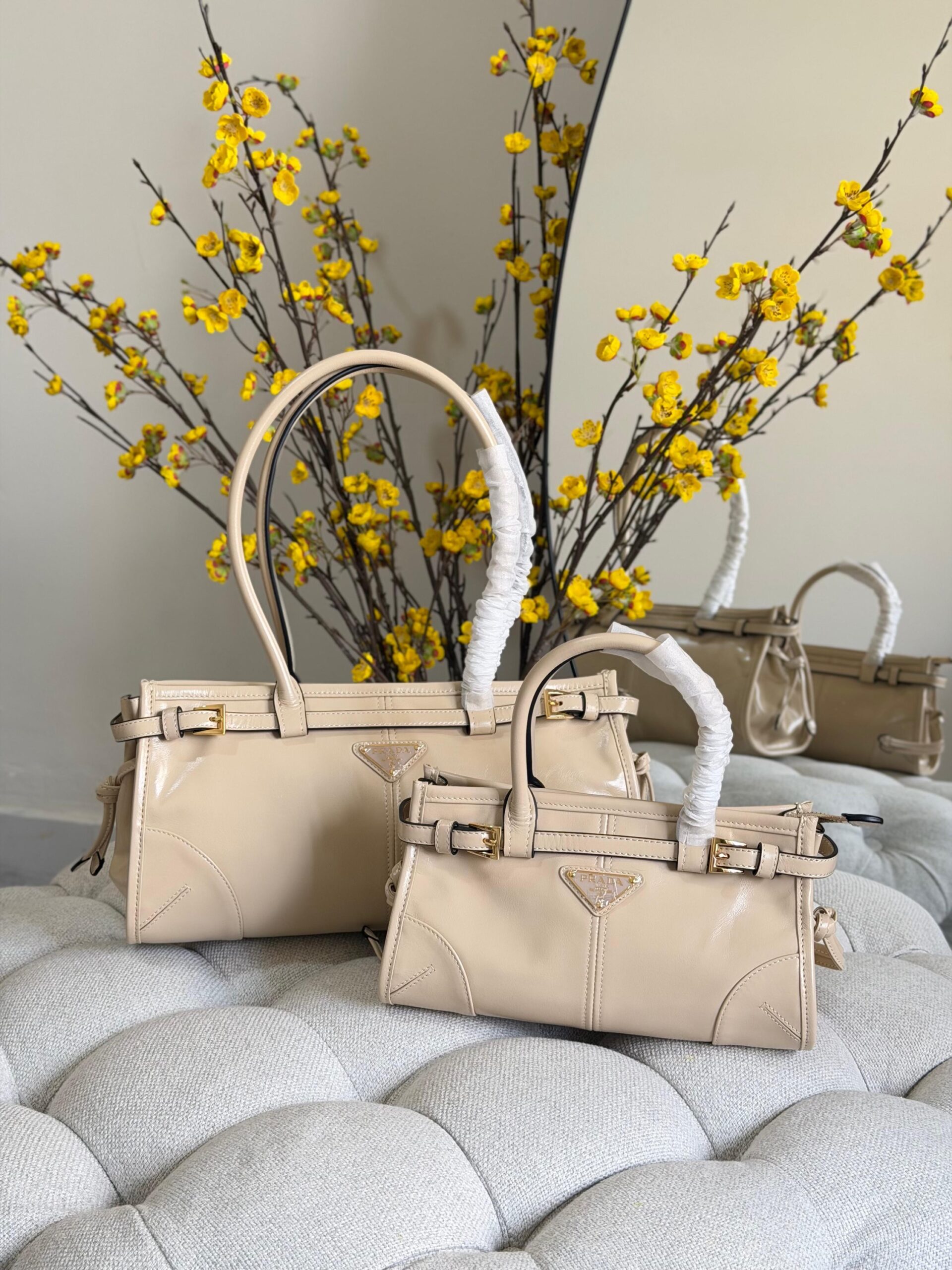 Prada Bonnie Leather Handbag - Image 12
