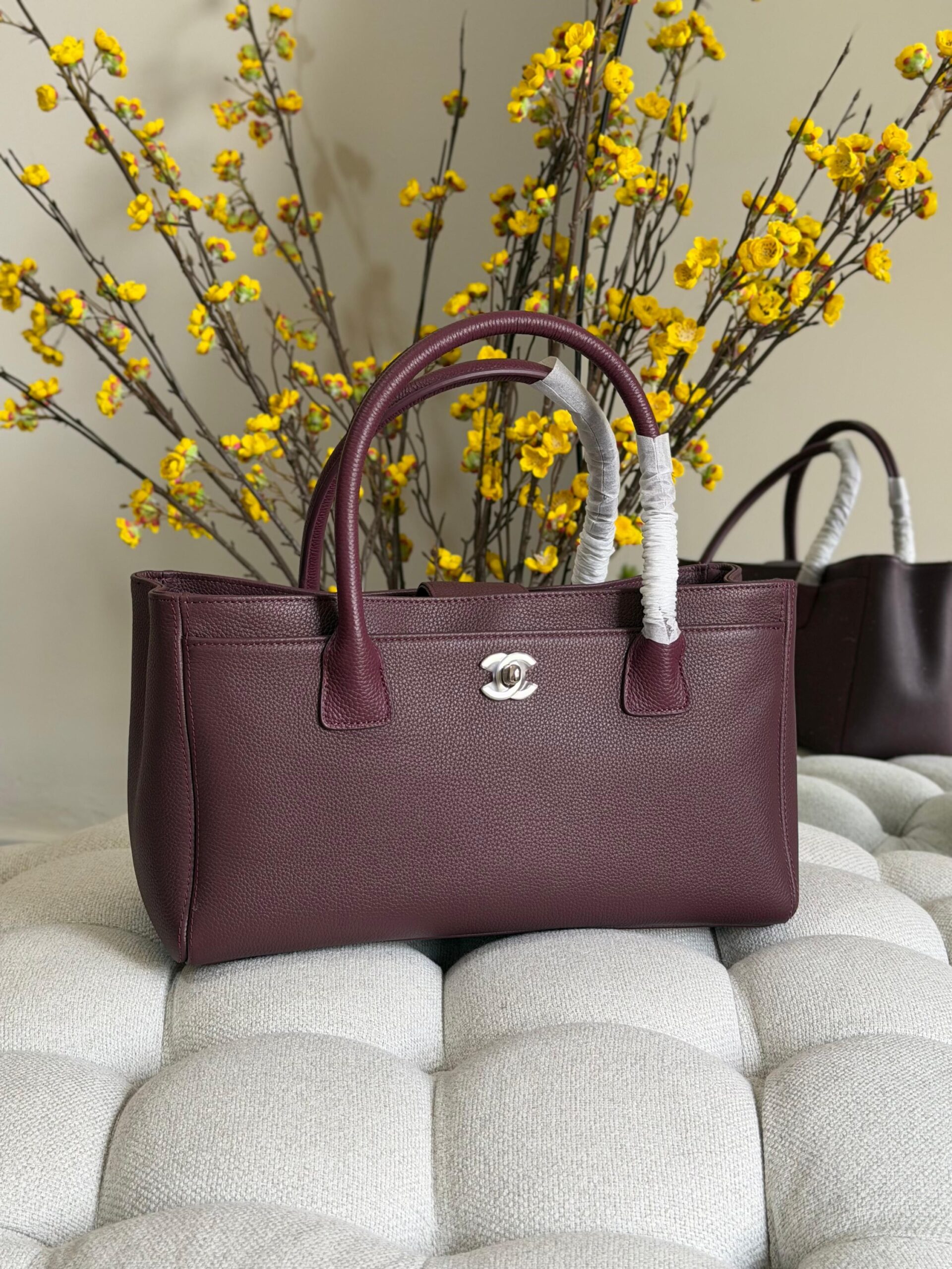 Chanel Burgundy Executive Cerf Tote Bag - Image 2