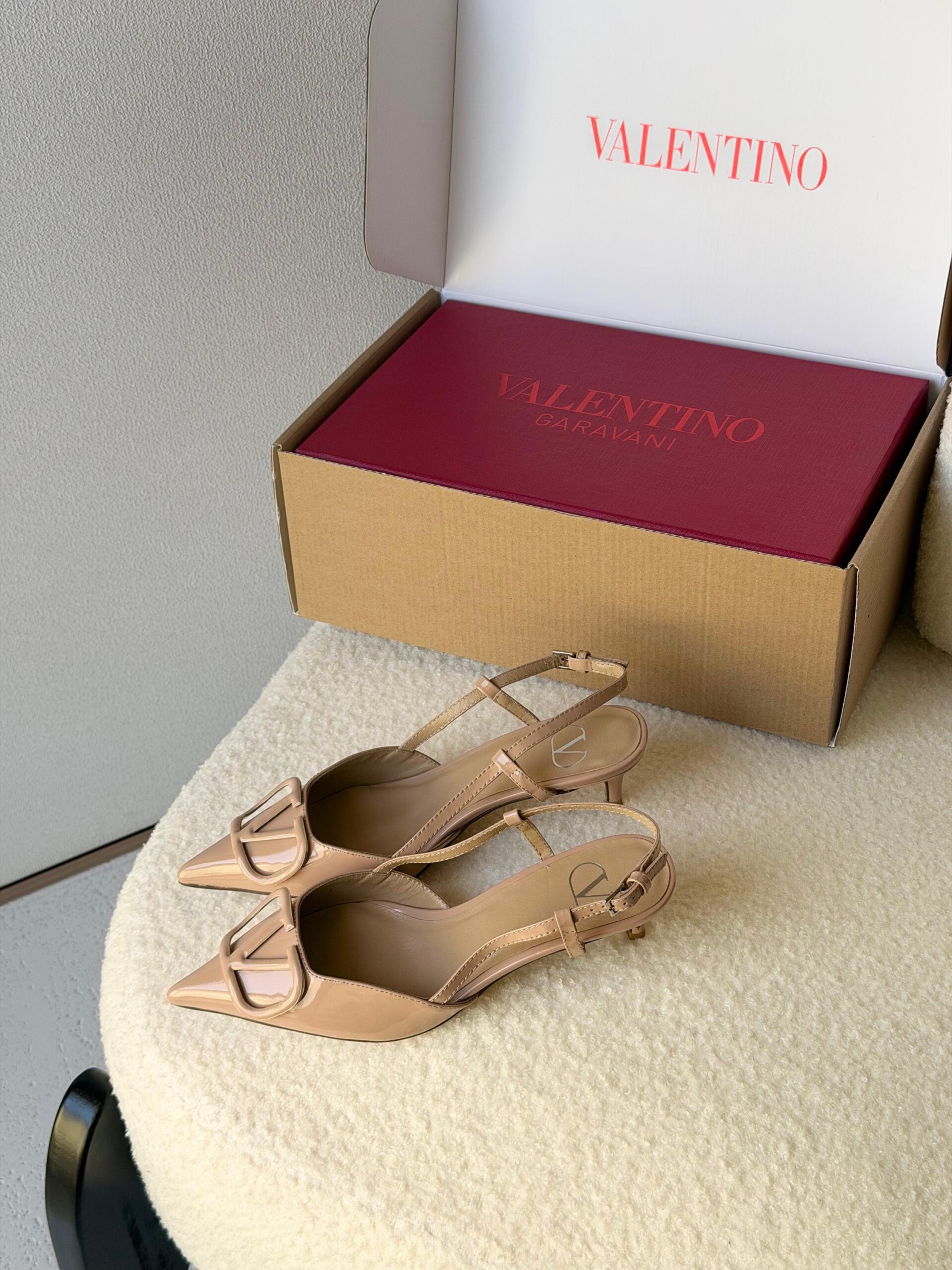Valentino Garavani VLogo Patent Leather - Image 4