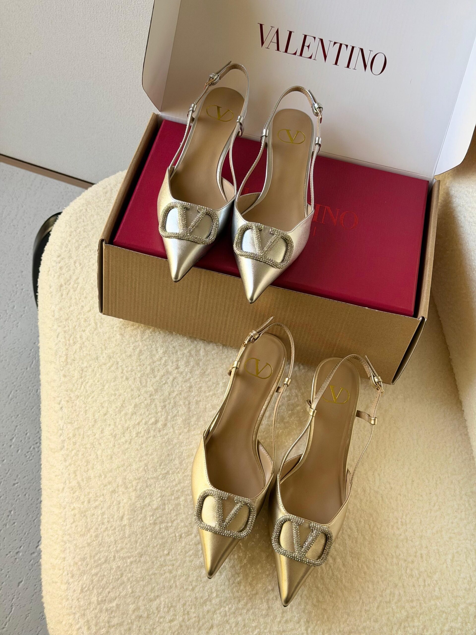 Valentino Garavani VLogo Signature Slingback Pumps - Image 10