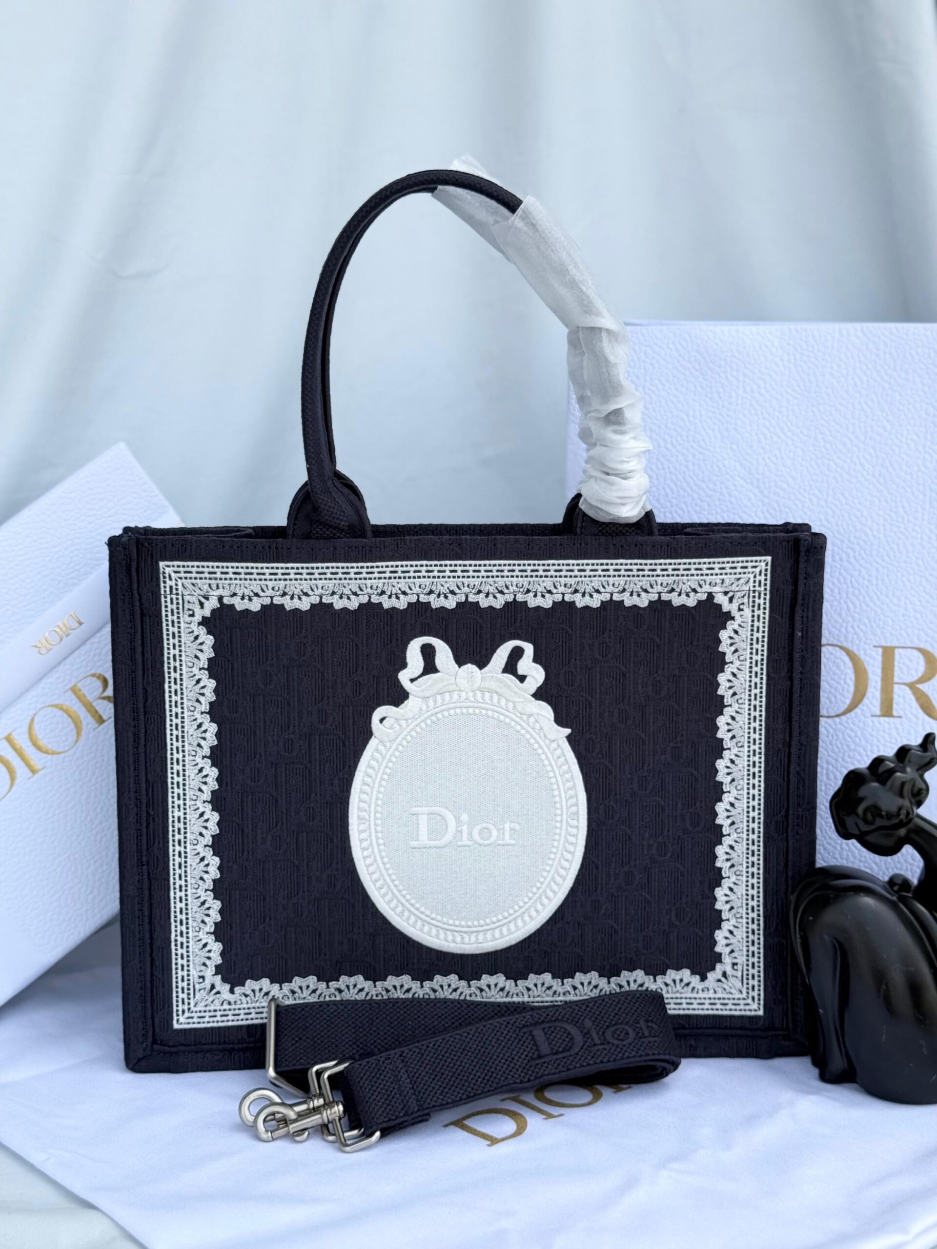 Christian Dior Book Tote Bag - Image 11