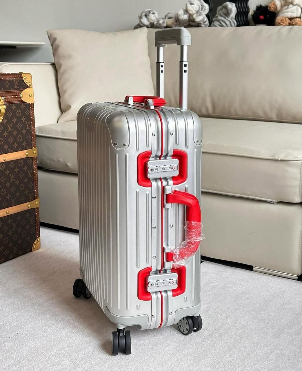 RIMOWA Cabin Twist Suitcase Leather Handles - Image 4