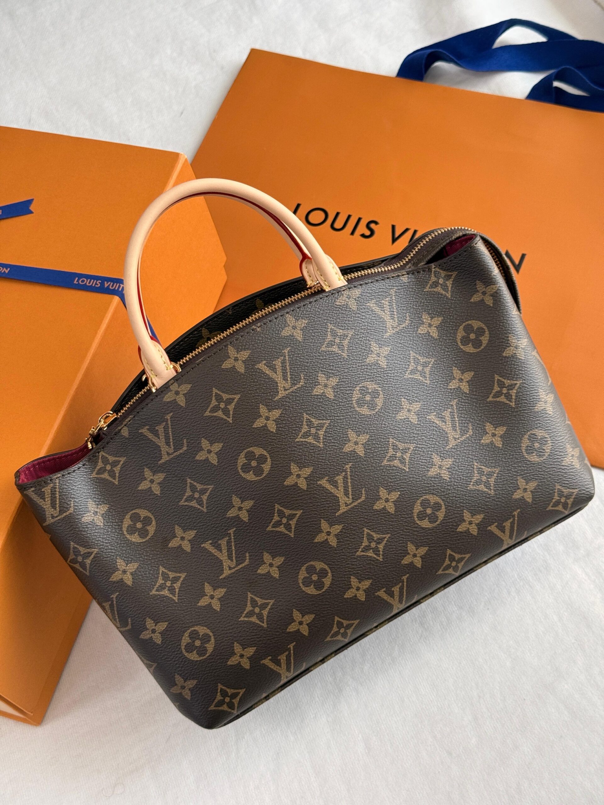 Louis Vuitton Turenne MM Bag Top Handles And Trim - Image 4