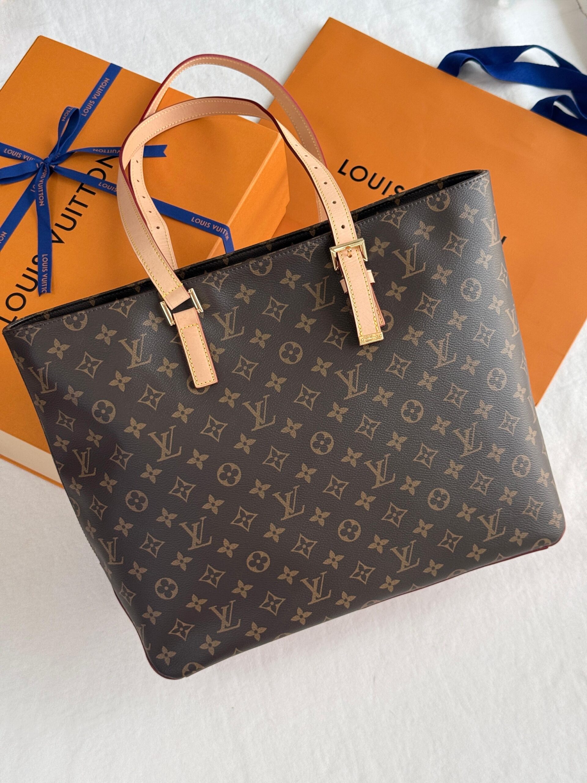 Louis Vuitton Turenne MM Bag Top Handles And Trim - Image 6
