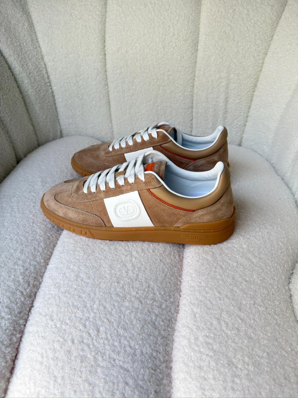 Valentino Garavani Upvillage Low-Top Sneakers - Image 4