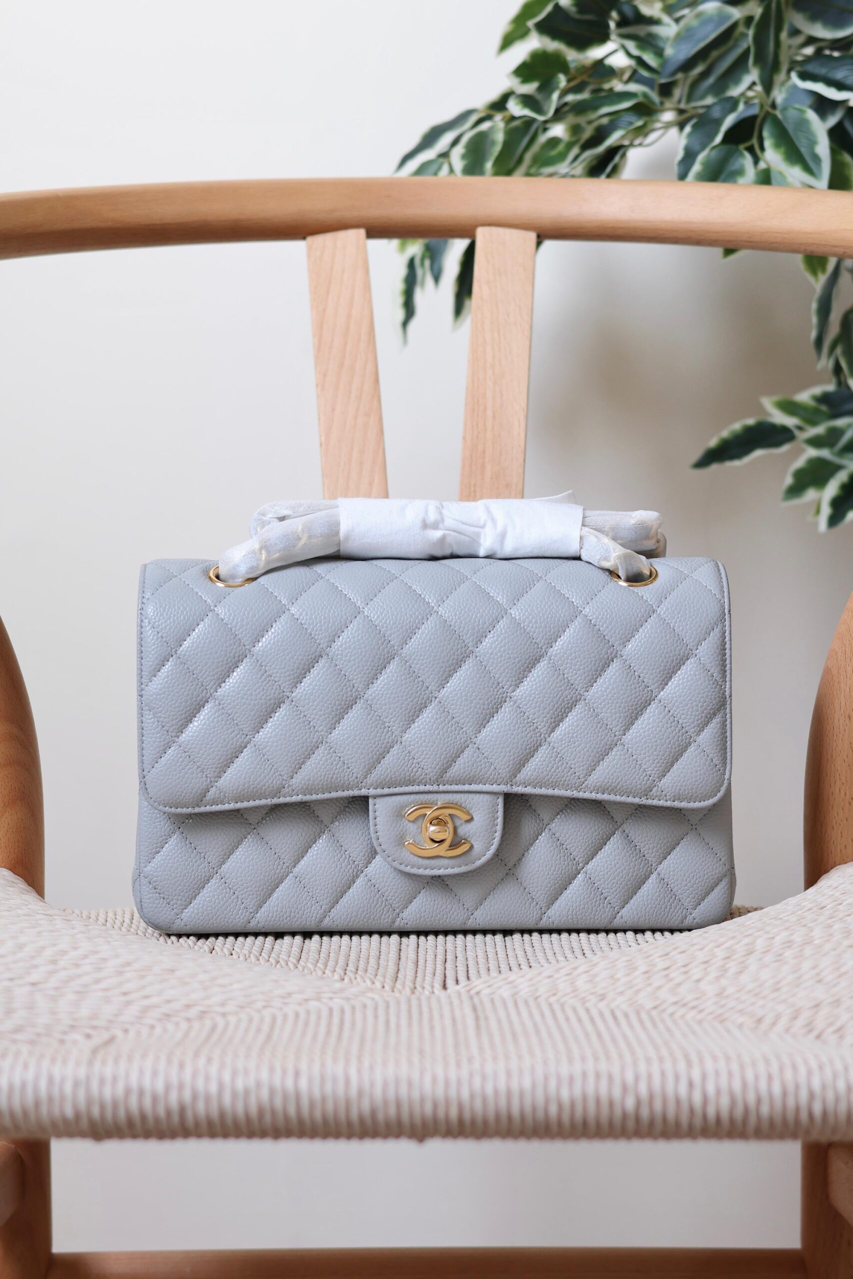 Chanel Classic Flap Bag Caviar Leather With Gold Hardware - Image 6