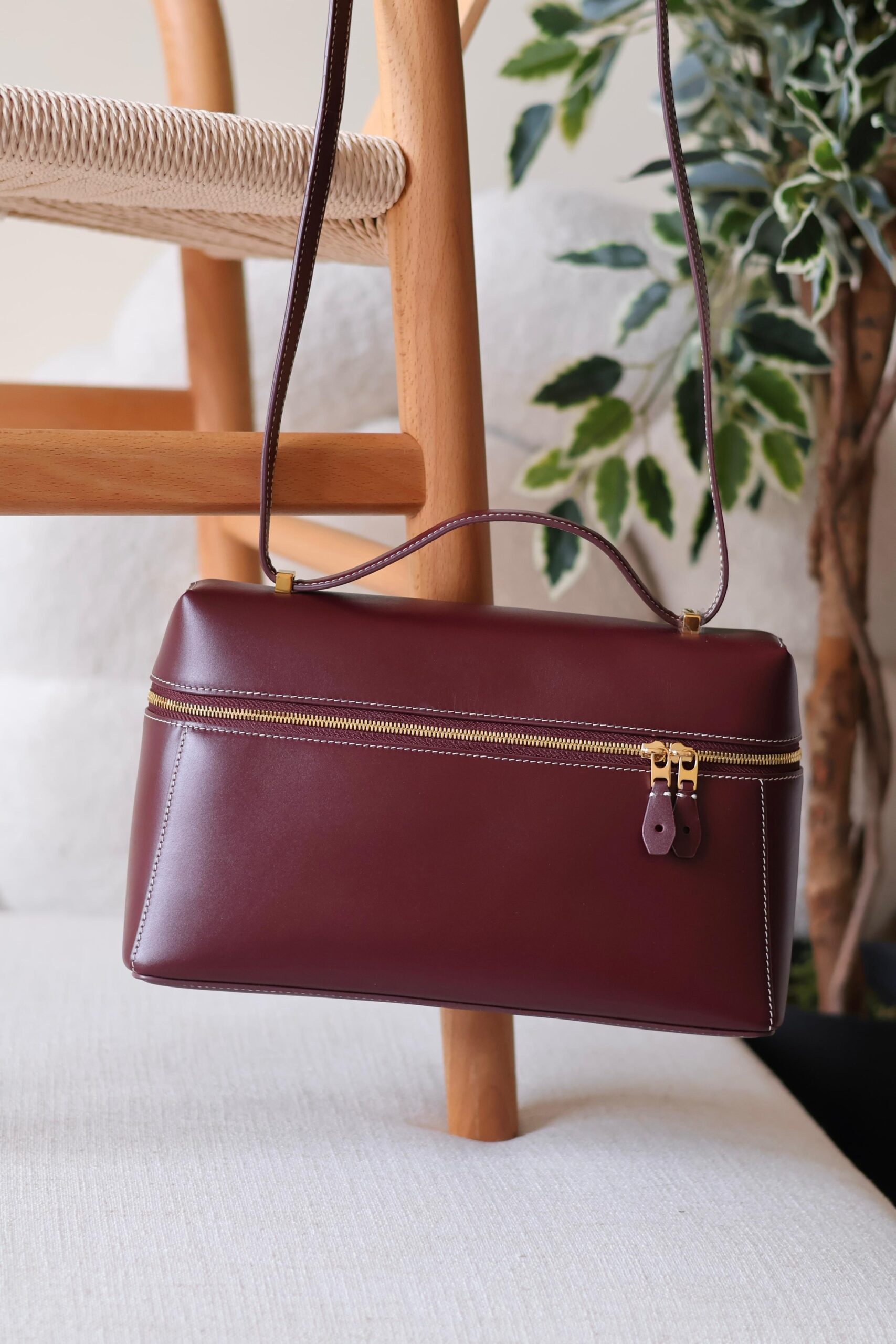 Loro Piana Extra Bag L27 is crafted from smooth calfskin - Image 11