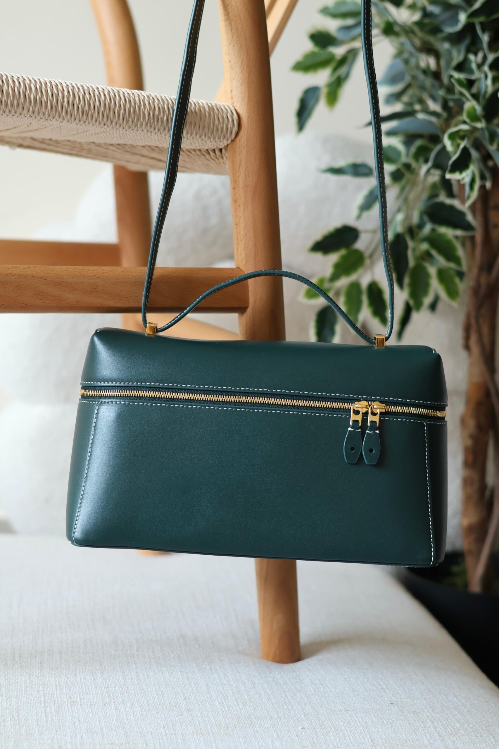 Loro Piana Extra Bag L27 is crafted from smooth calfskin - Image 10