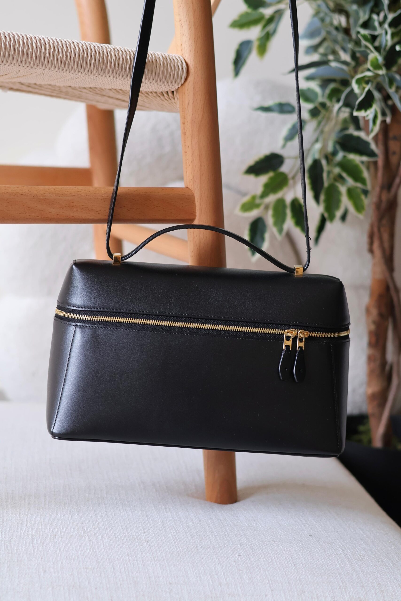 Loro Piana Extra Bag L27 is crafted from smooth calfskin - Image 14
