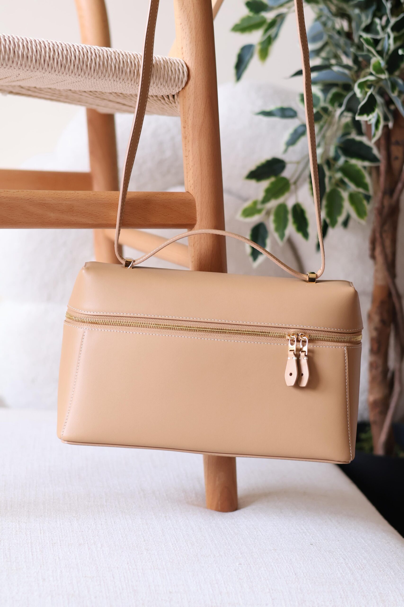 Loro Piana Extra Bag L27 is crafted from smooth calfskin - Image 17