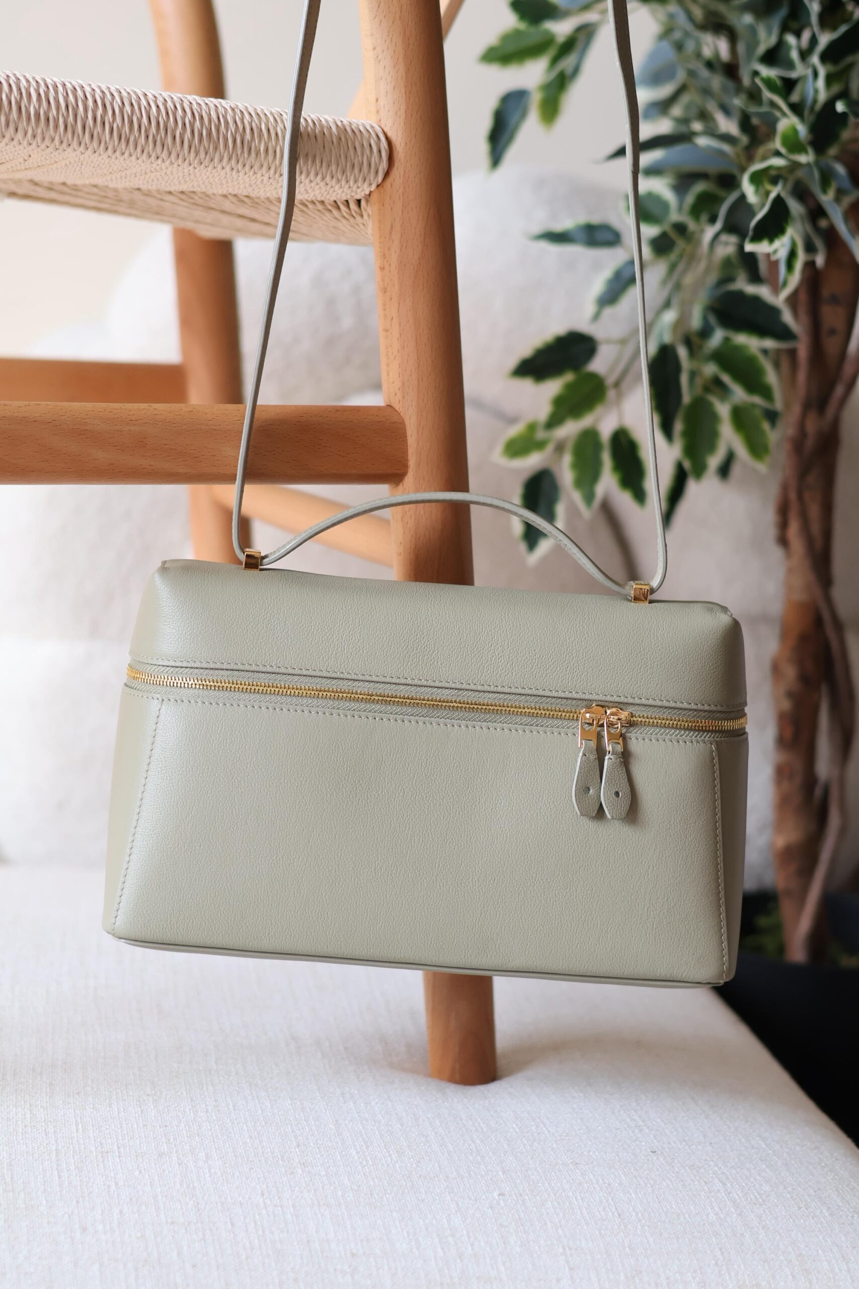 Loro Piana Extra Bag L27 is crafted from smooth calfskin - Image 20
