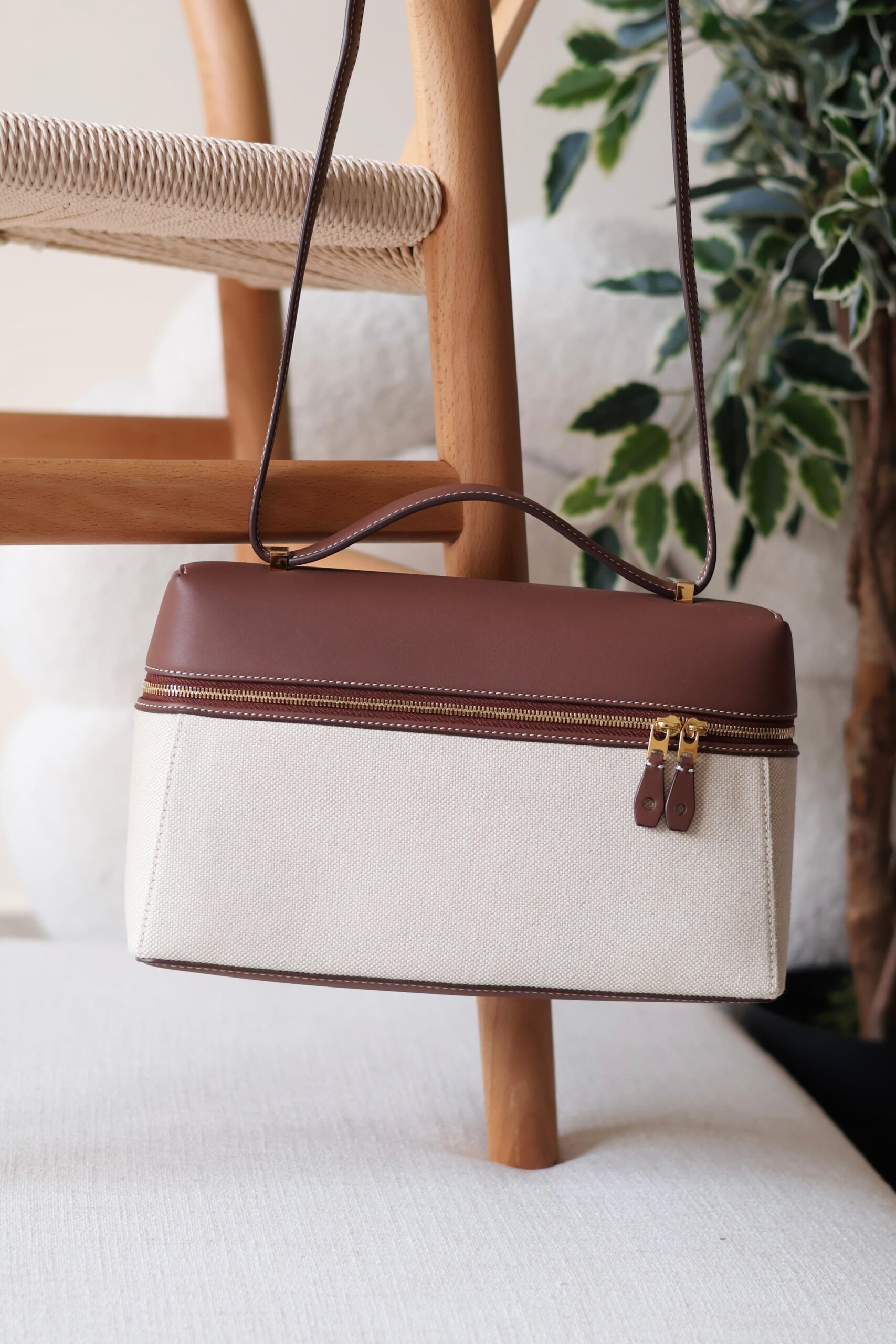Loro Piana Extra Bag L27 is crafted from smooth calfskin - Image 18