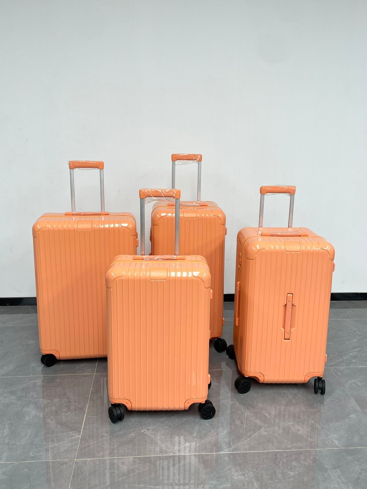 Rimowa Suitcase Set - Image 3