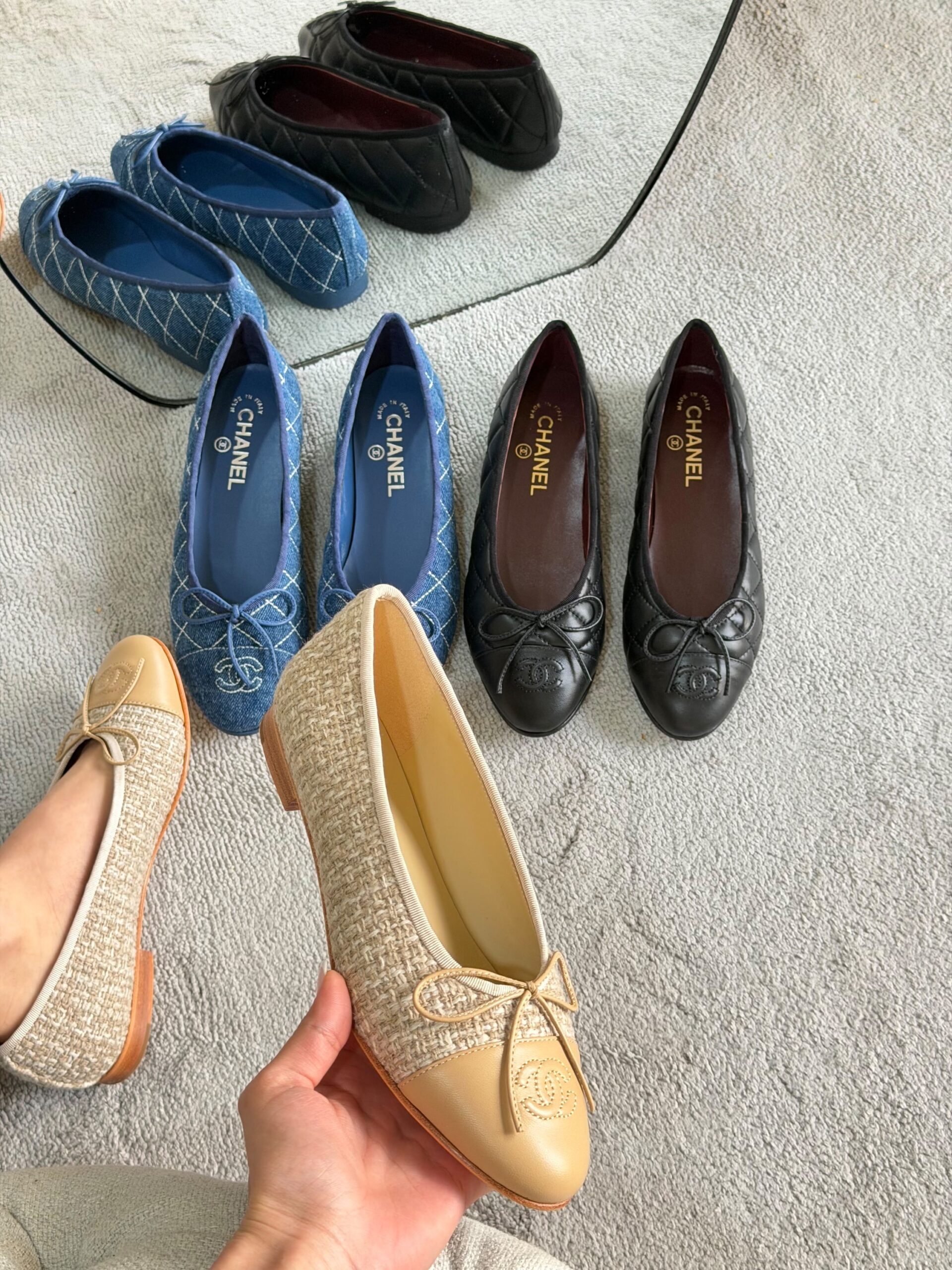 Chanel Metallic Crinkled Lambskin Cap Toe Ballerina Flats - Image 2