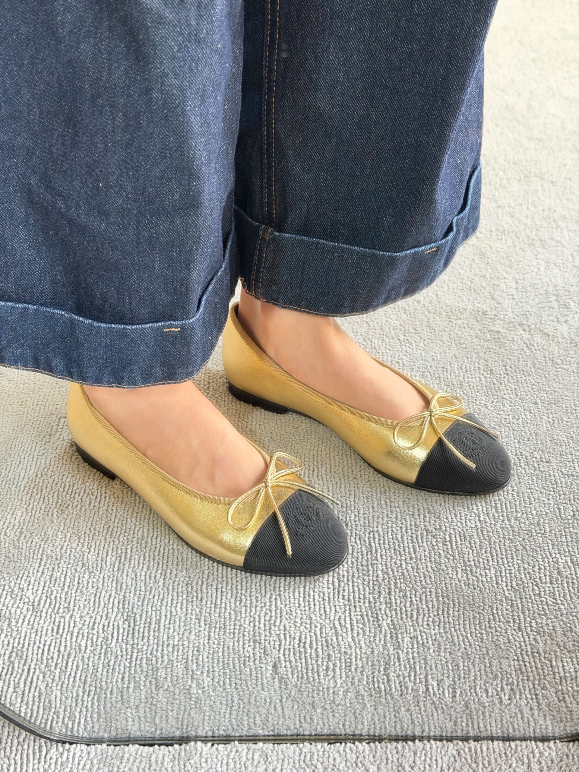 Chanel Metallic Crinkled Lambskin Cap Toe Ballerina Flats - Image 5