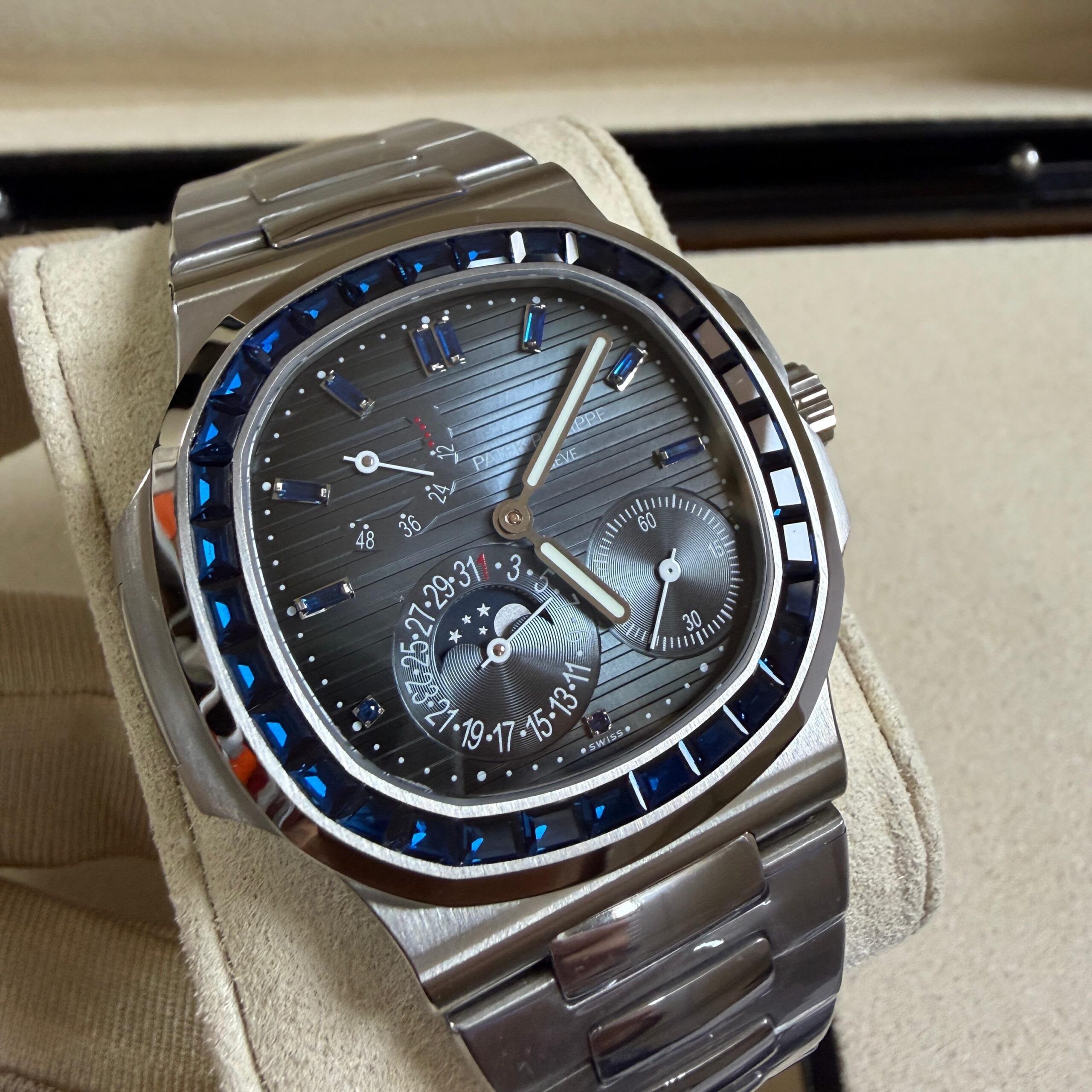 Patek Philippe Nautilus - Image 2