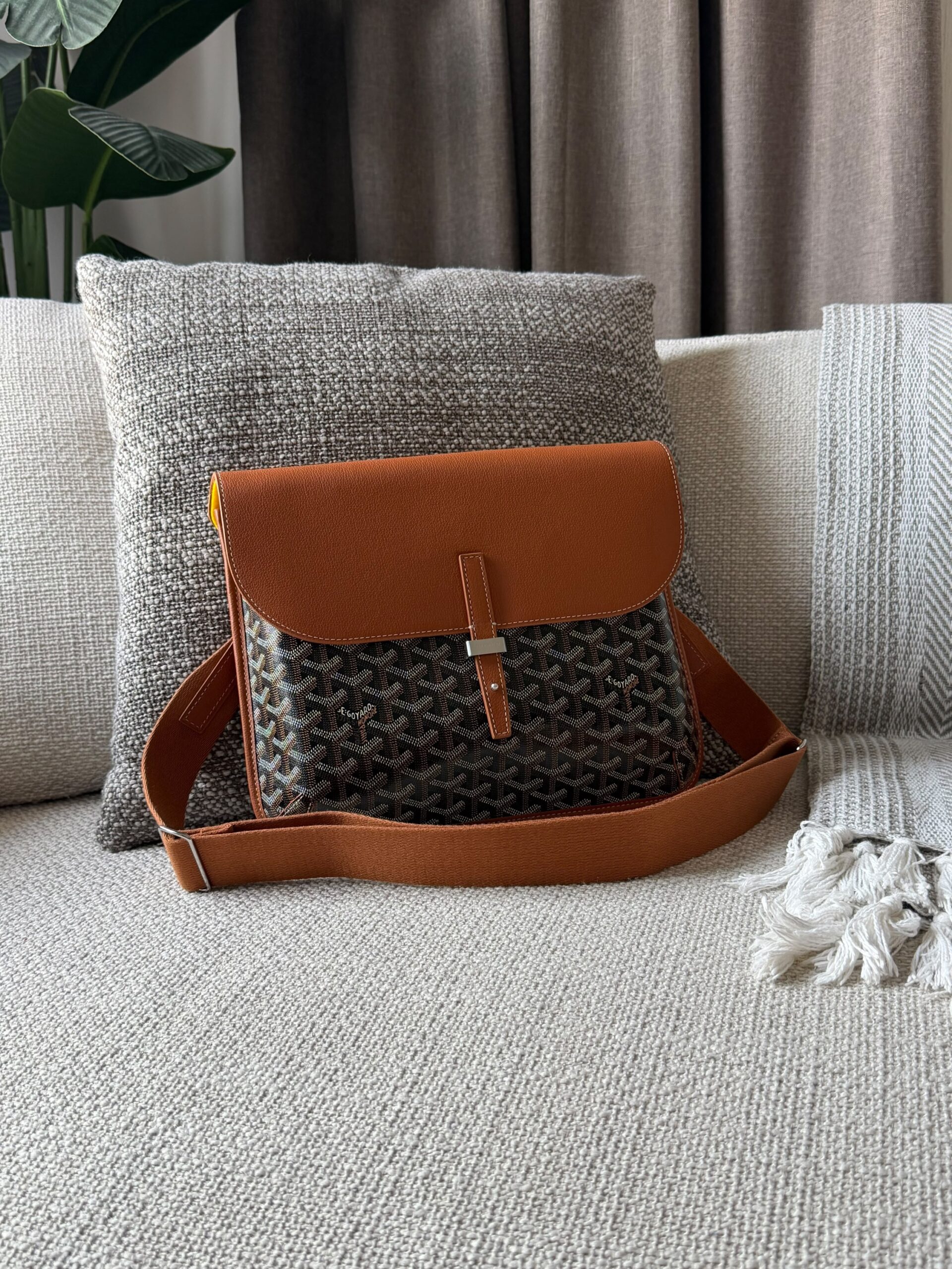 Goyard Coursier Messenger Bag - Image 4