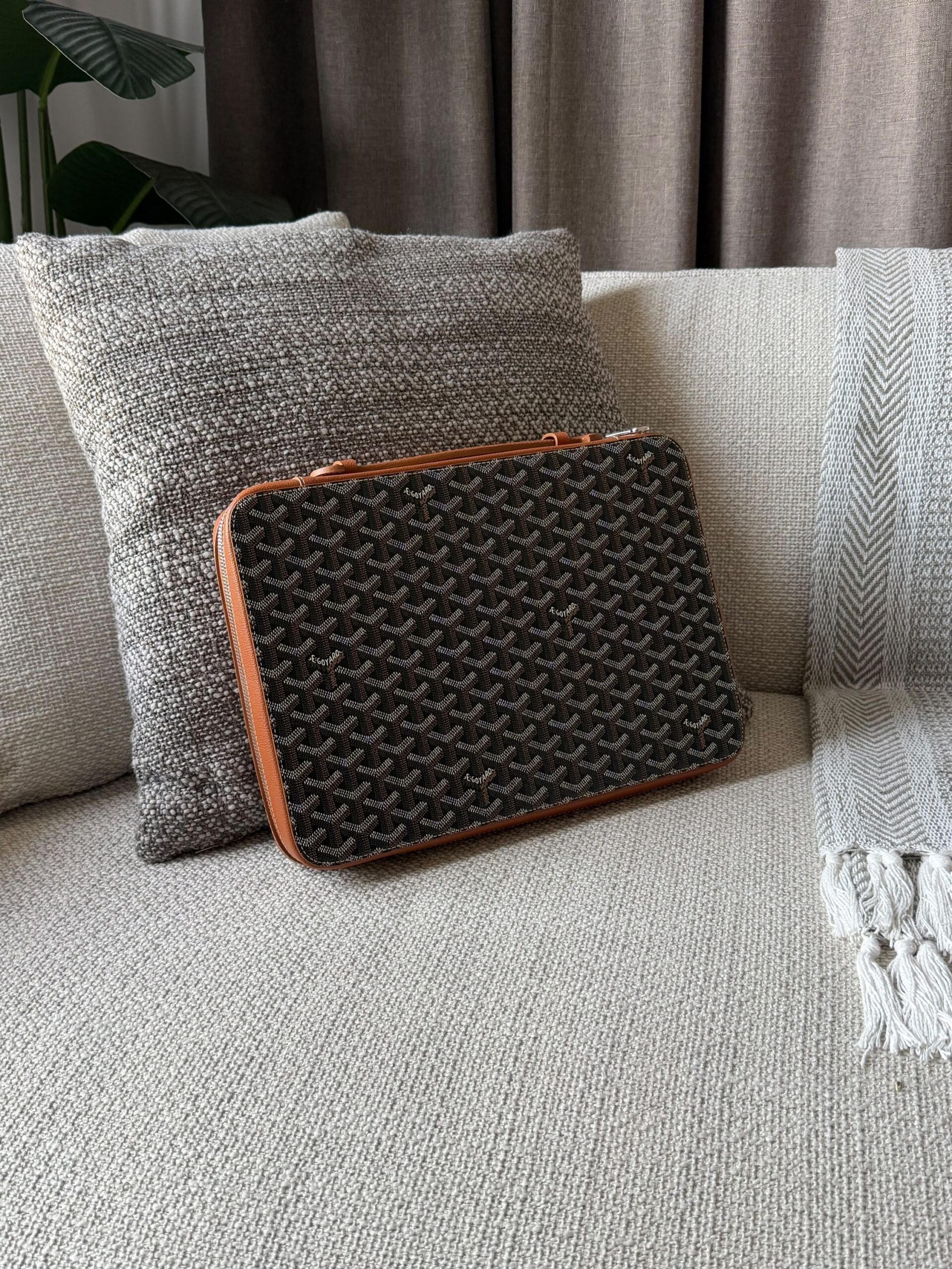 Goyard Compagnon Universel A4 Portfolio - Image 3