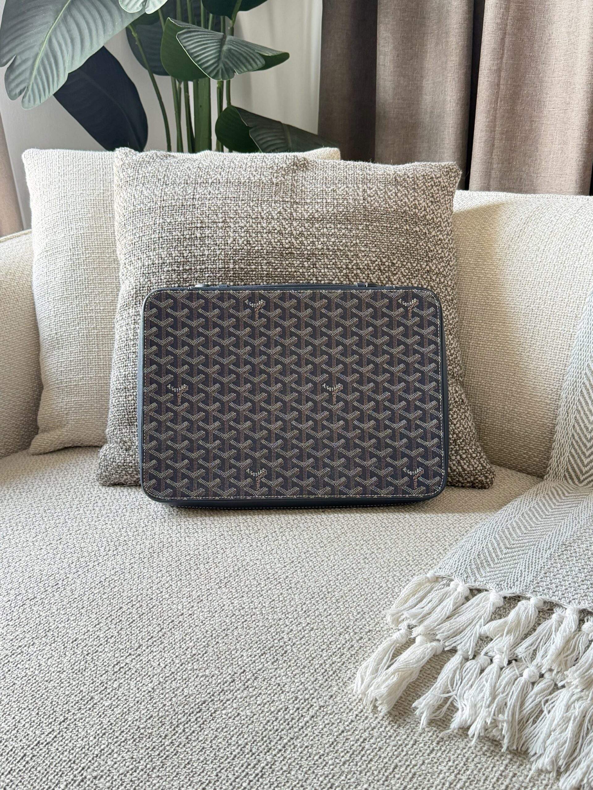 Goyard Compagnon Universel A4 Portfolio - Image 4