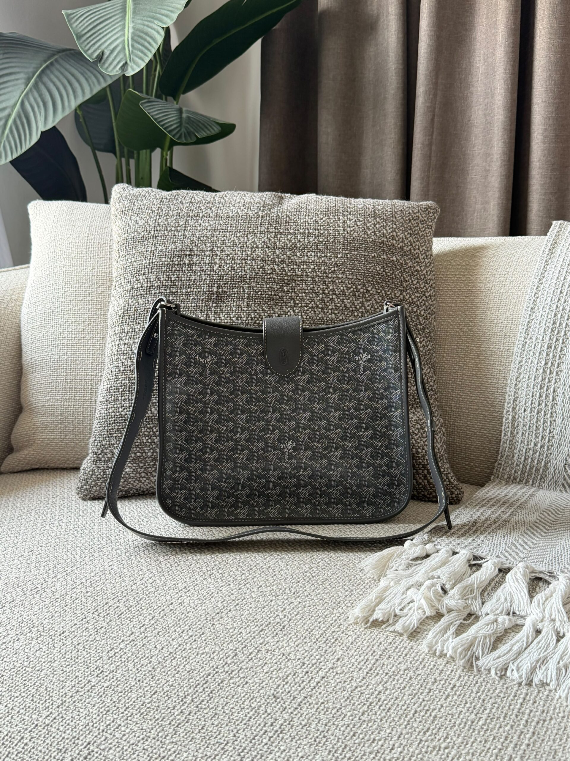 white Goyard Musette Bag Signature Geometric Goyardine Canvas And Matching Leather Trim - Image 5