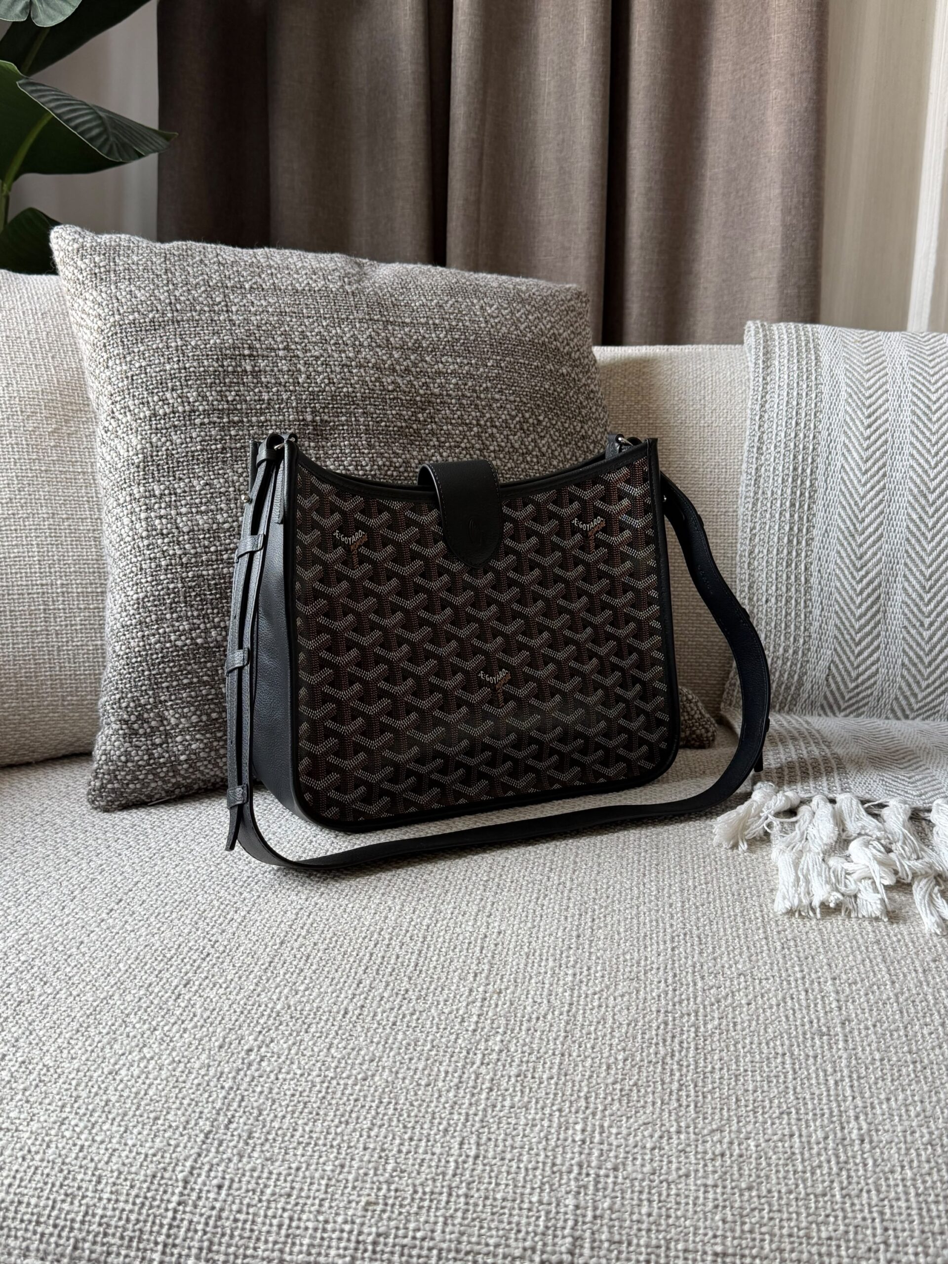 white Goyard Musette Bag Signature Geometric Goyardine Canvas And Matching Leather Trim - Image 4
