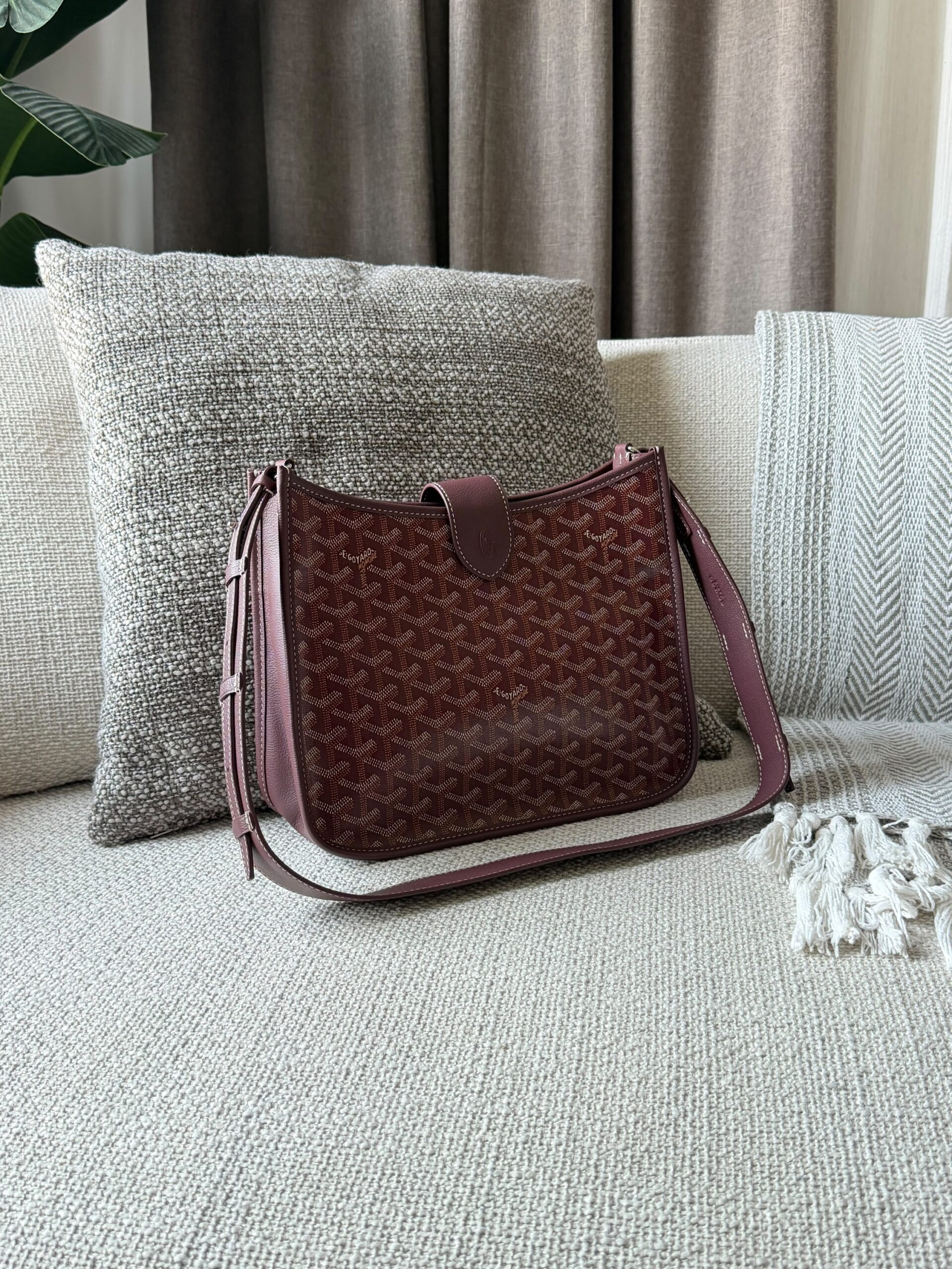 white Goyard Musette Bag Signature Geometric Goyardine Canvas And Matching Leather Trim - Image 2