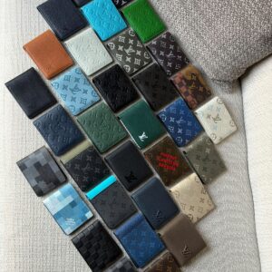 Louis Vuitton Pocket Organizers And Compact Wallets