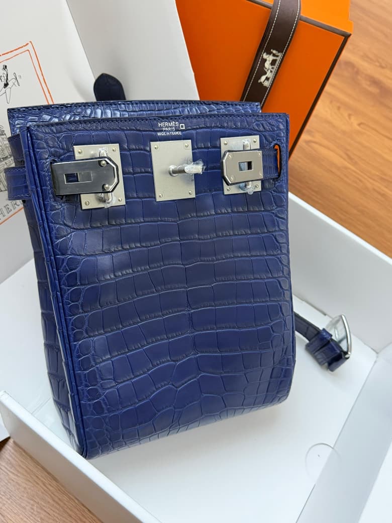 crocodile-leather Hermès backpack - Image 4
