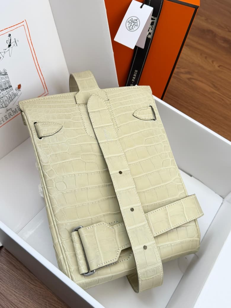 crocodile-leather Hermès backpack - Image 8