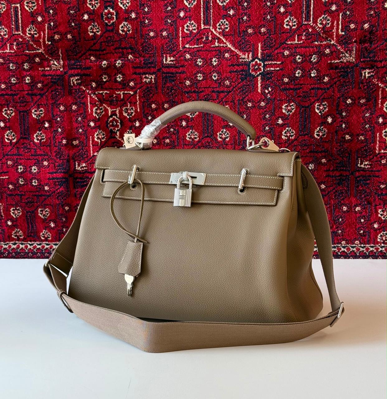 Hermès Kelly Handbag - Image 4
