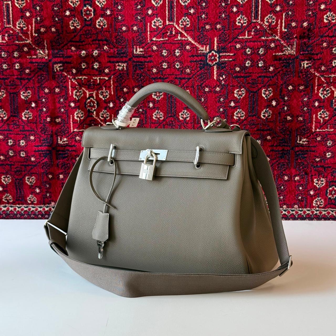 Hermès Kelly Handbag - Image 2