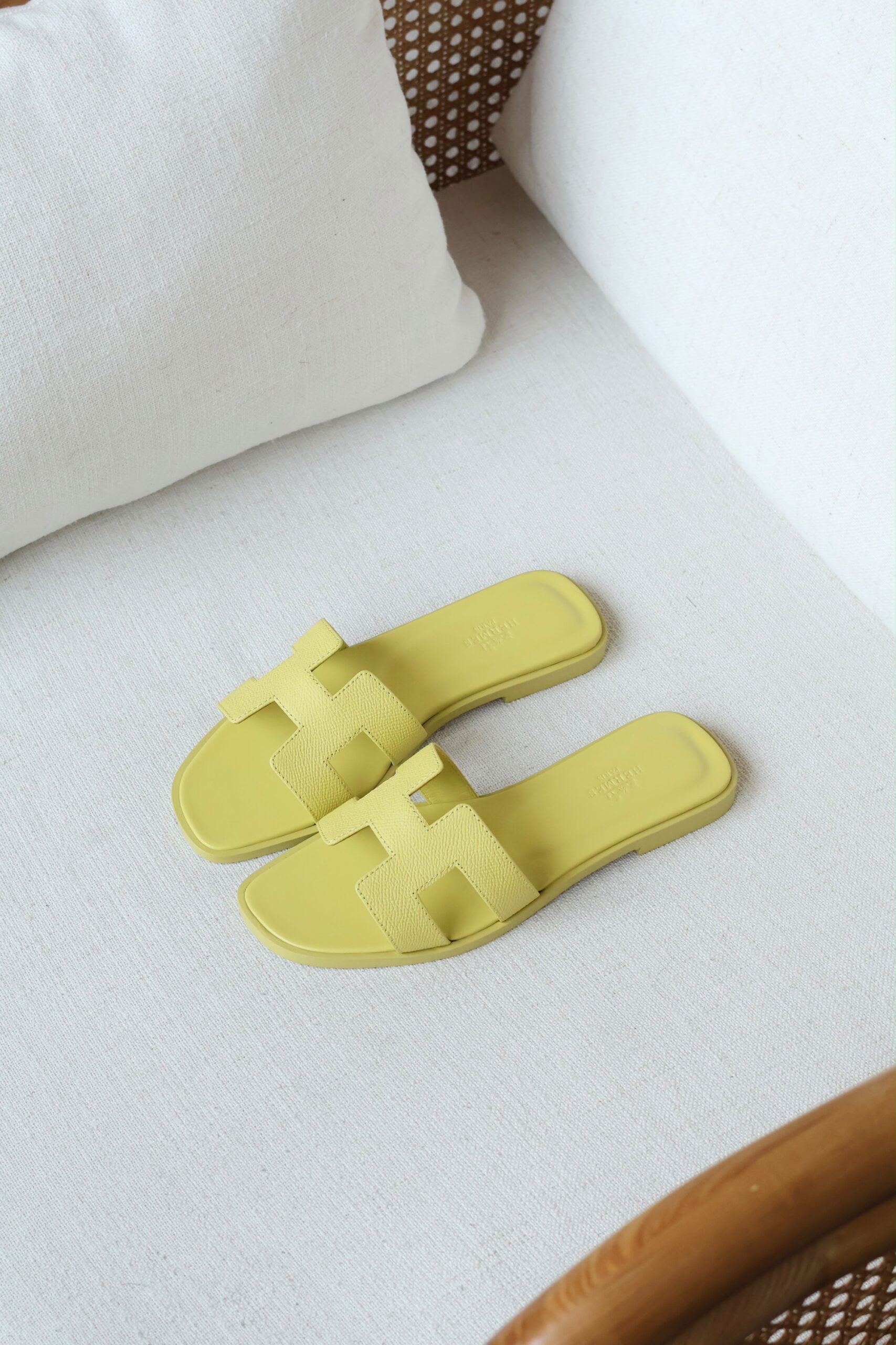 Hermès Oran Flat Sandals Top Quality - Image 2
