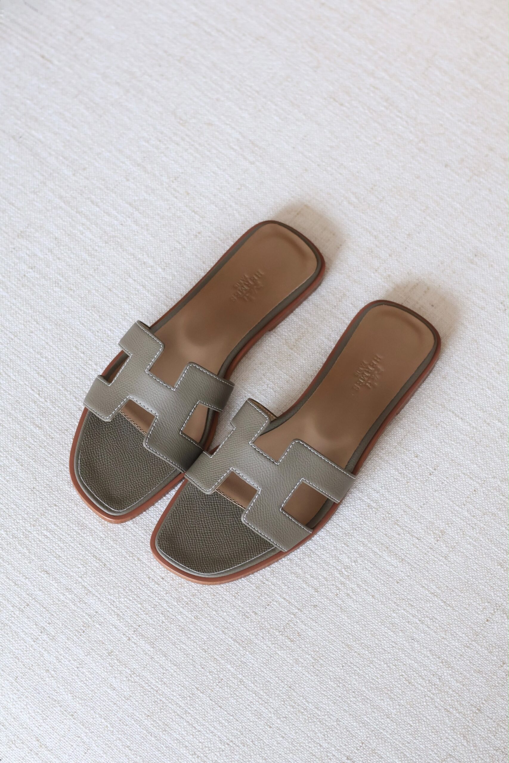 Hermès Oran Flat Sandals Top Quality - Image 29
