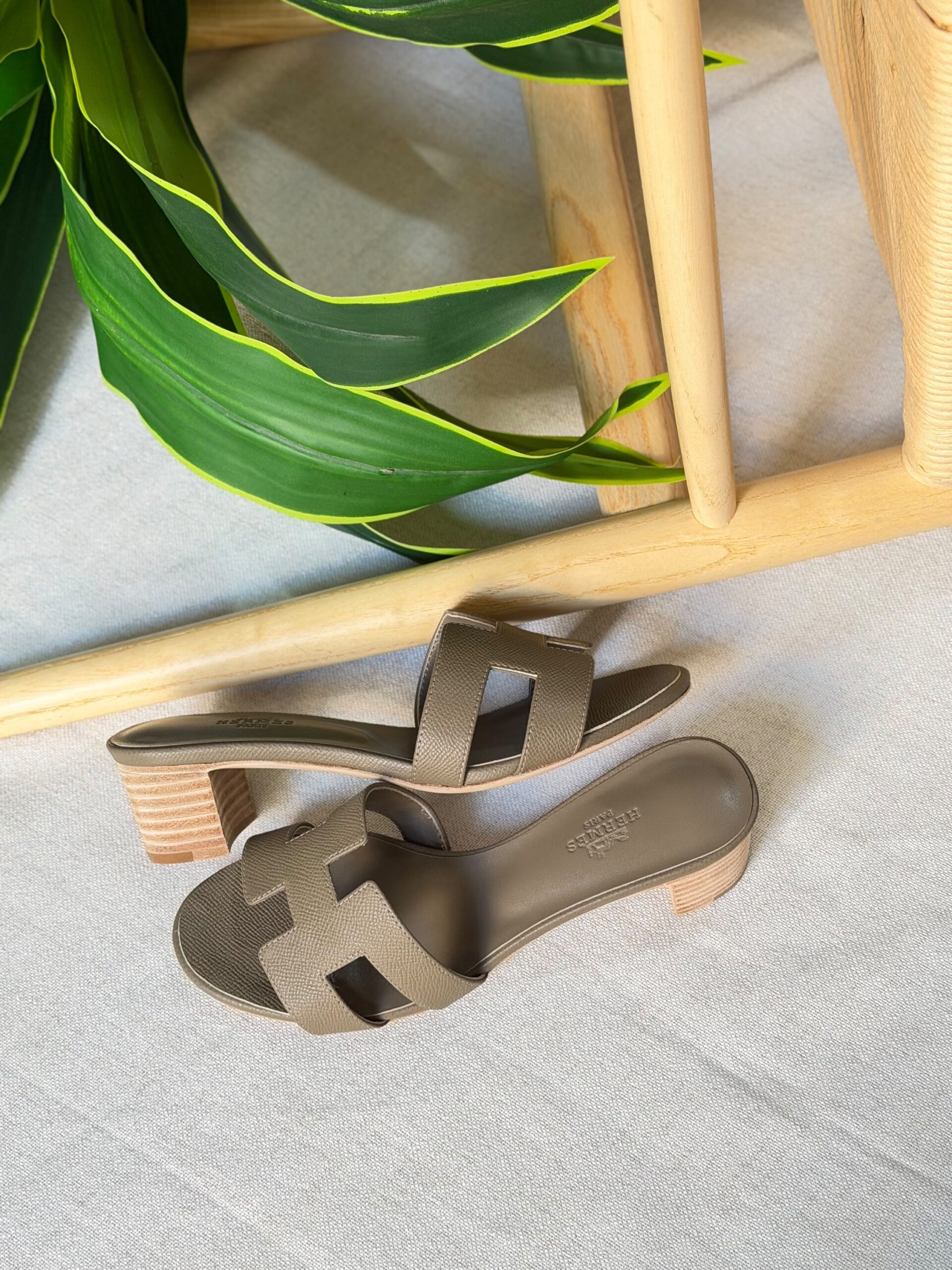 Hermès Oasis Sandal - Image 17
